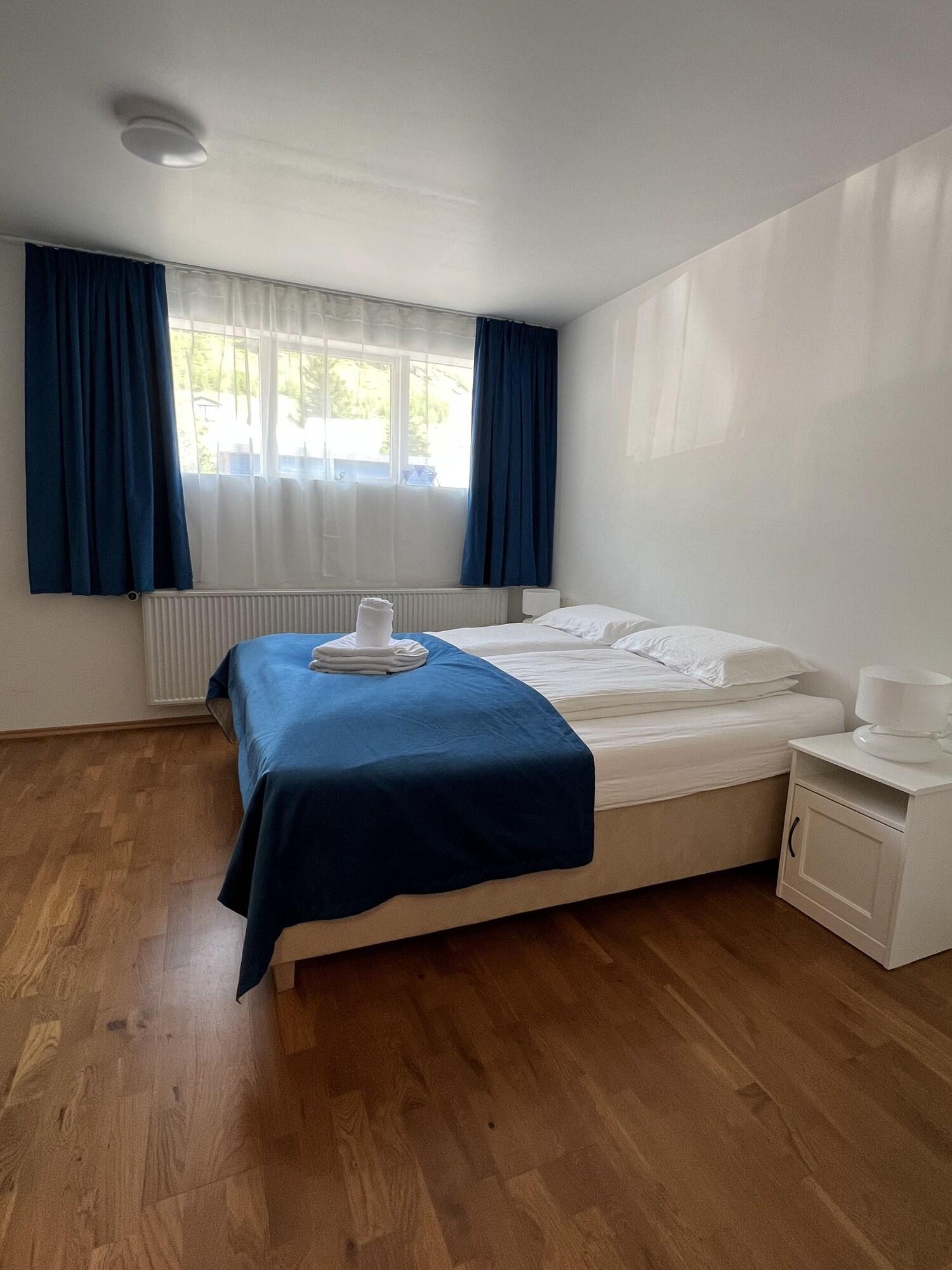 Double or Twin Queen Size Bed