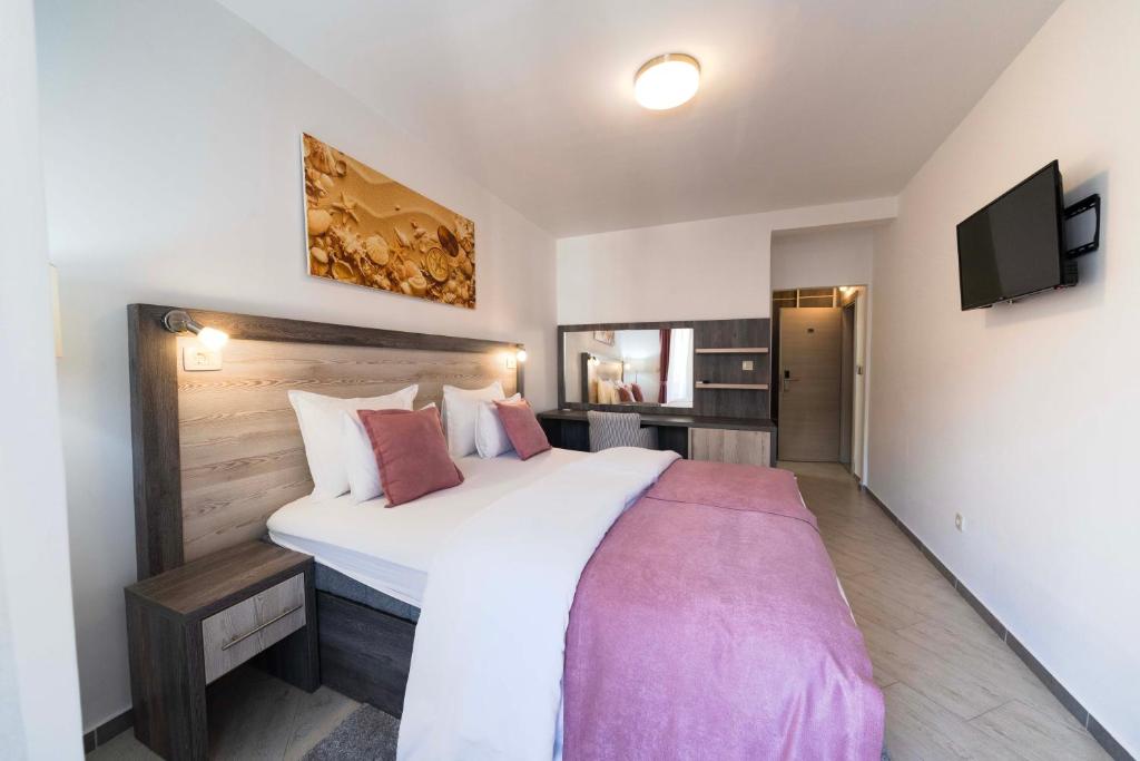 Double or Twin Standard