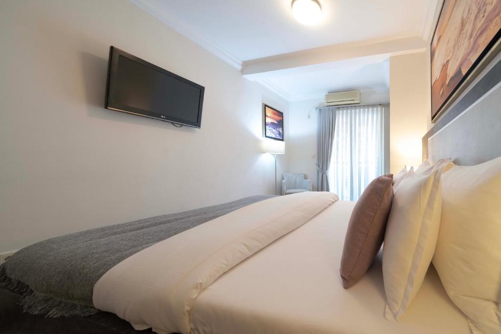 Double or Twin Standard