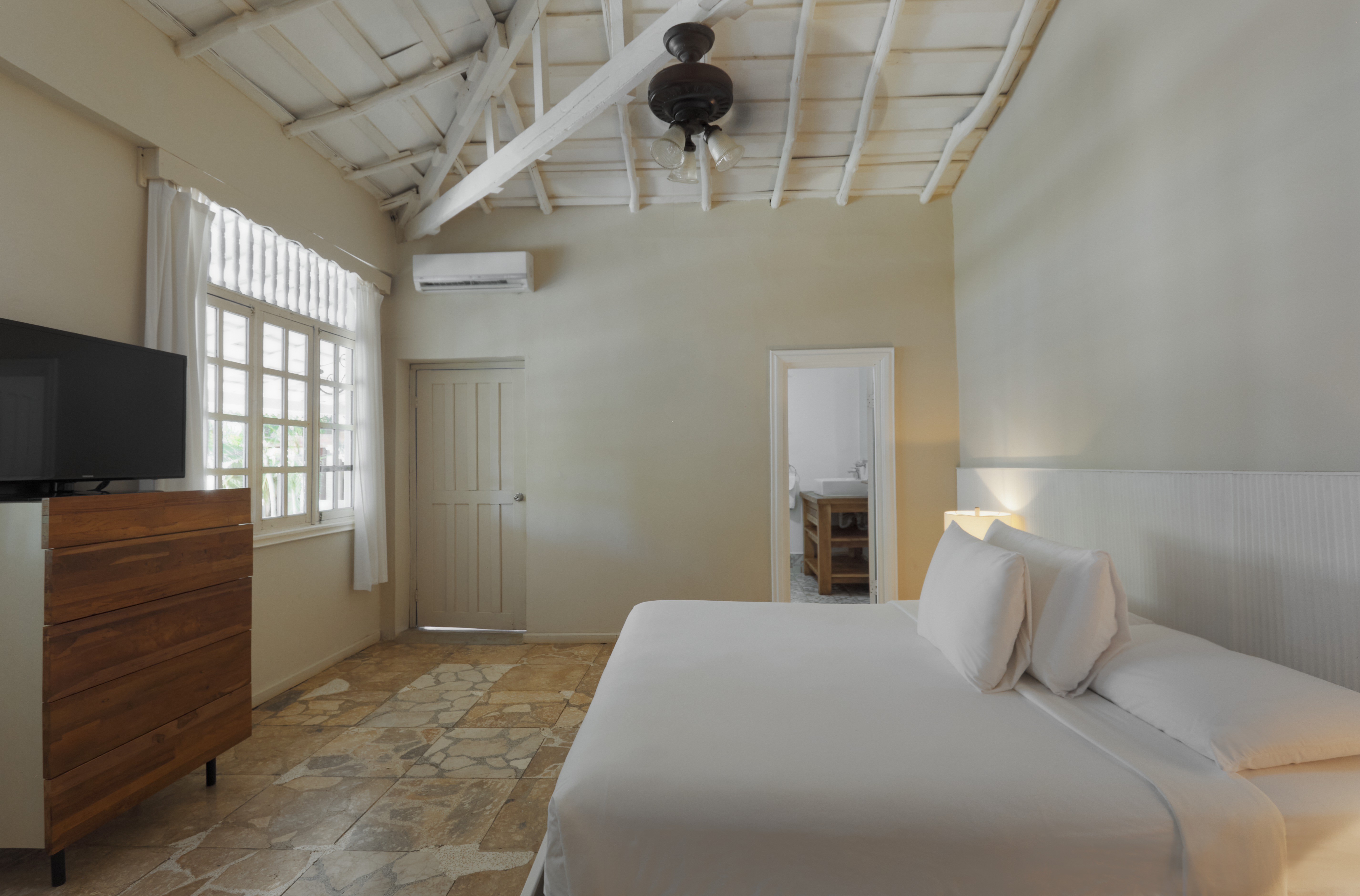 Room Deluxe King Bed