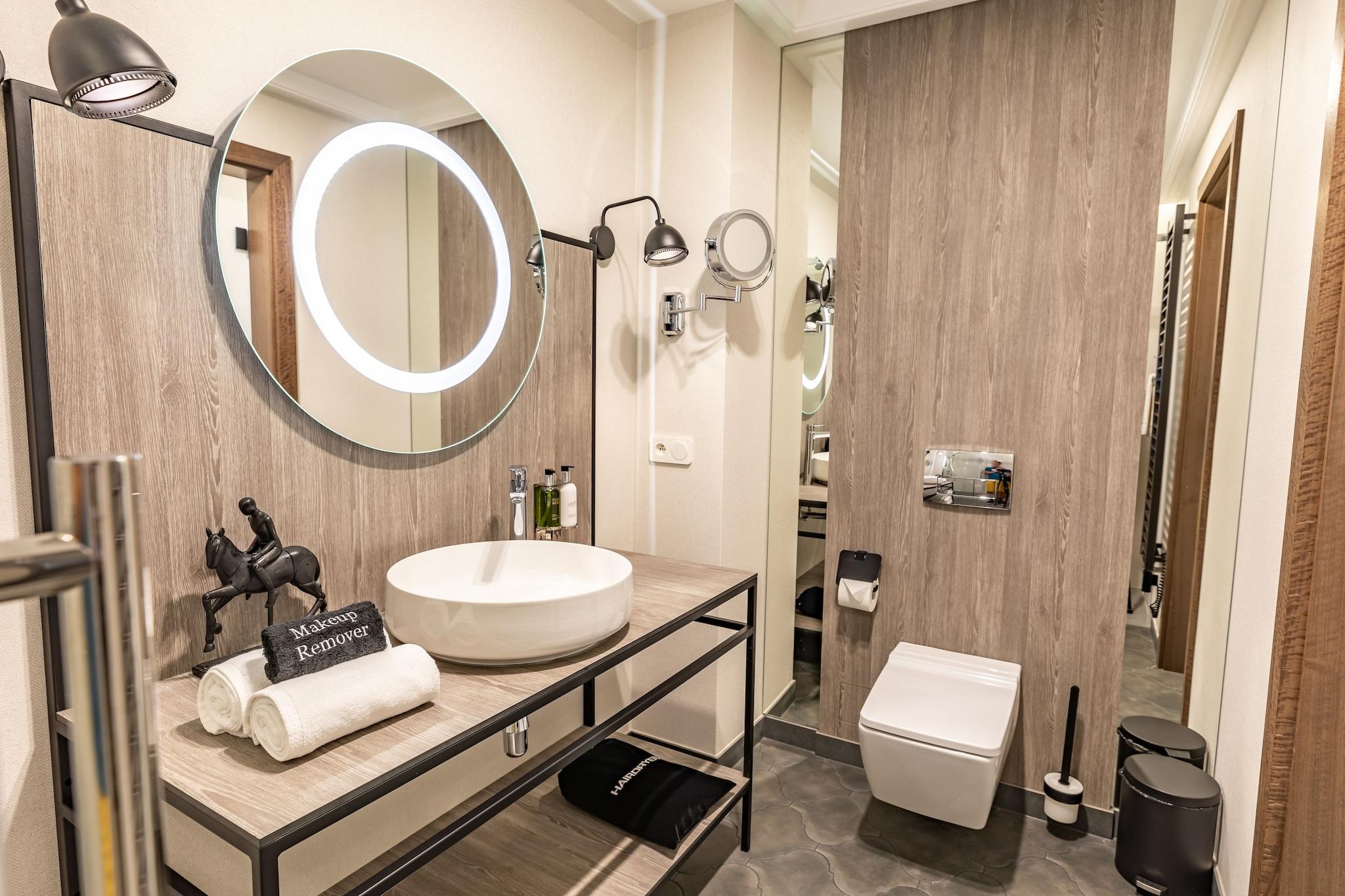 Double Queen Size Bed