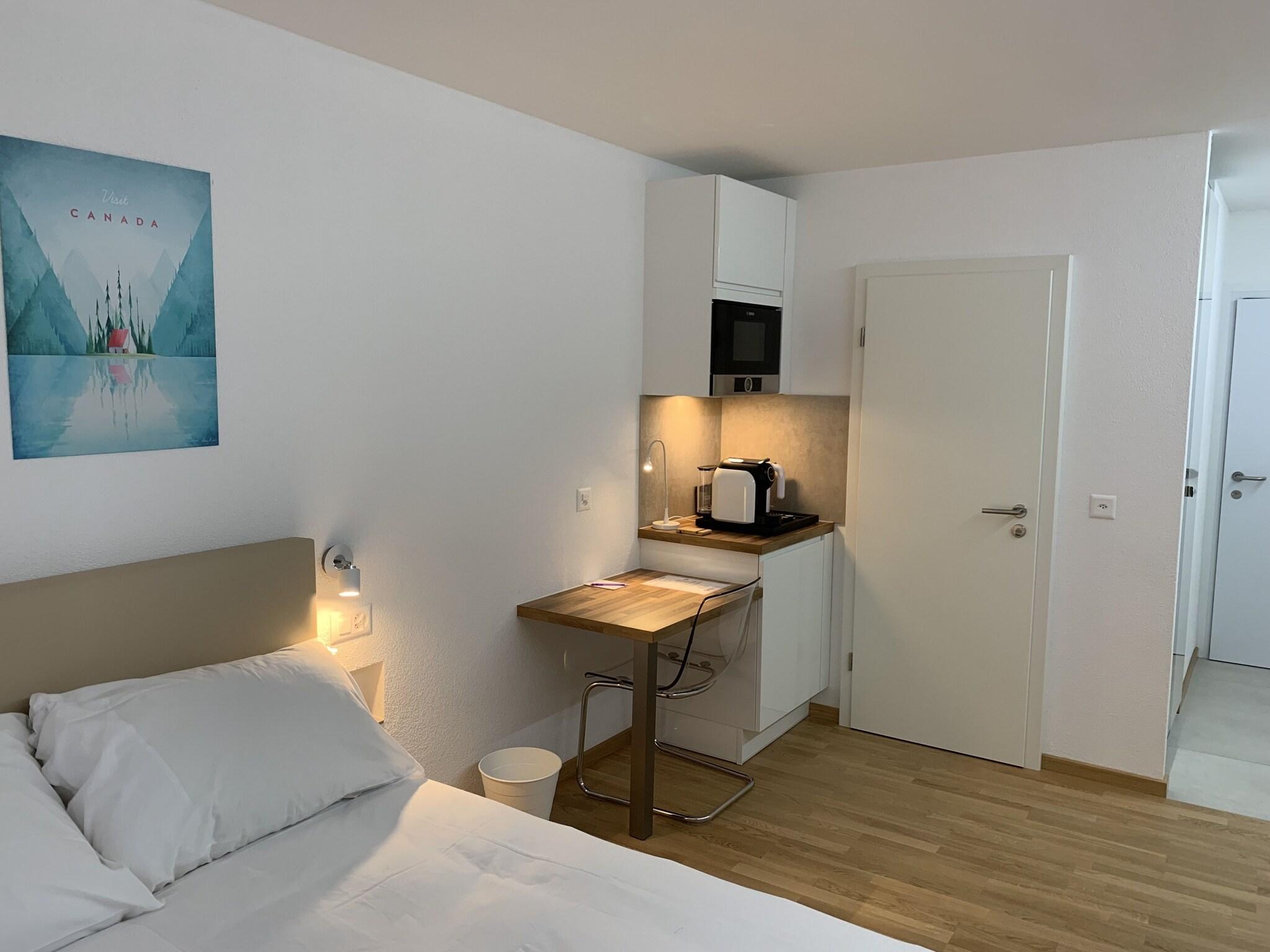 Double Business Queen Bed