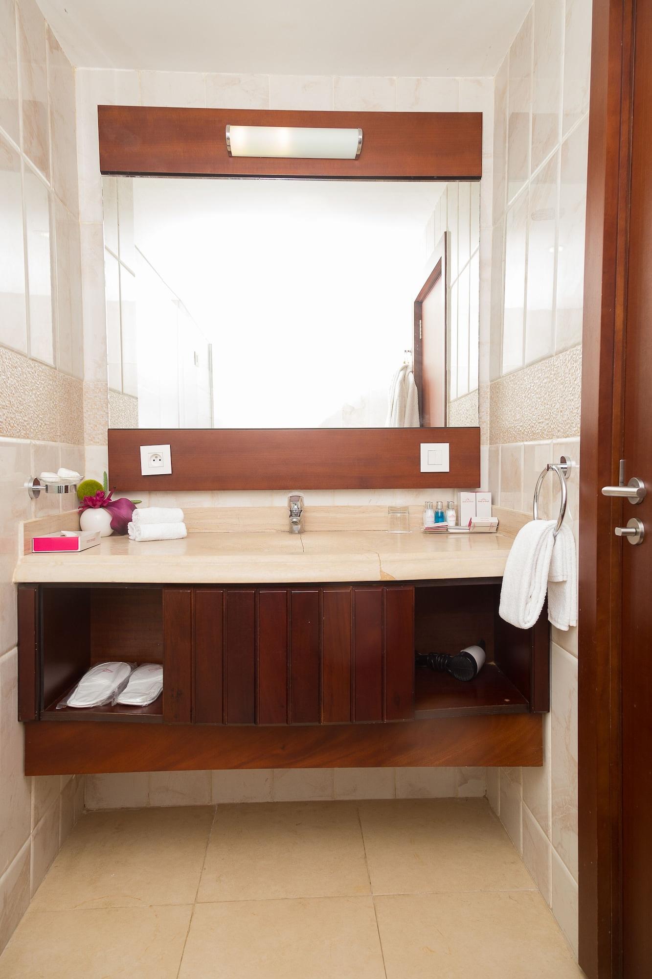 Suite Deluxe King Bed