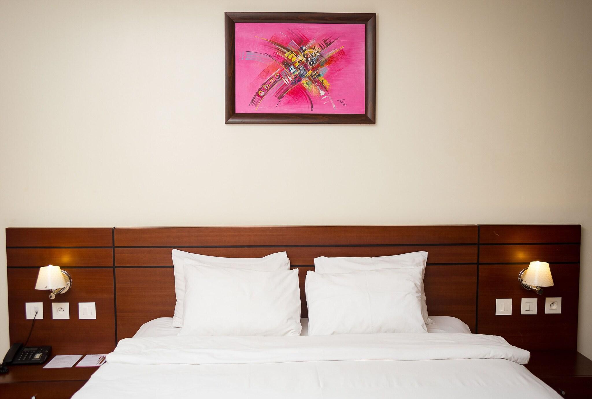 Double Deluxe King Bed