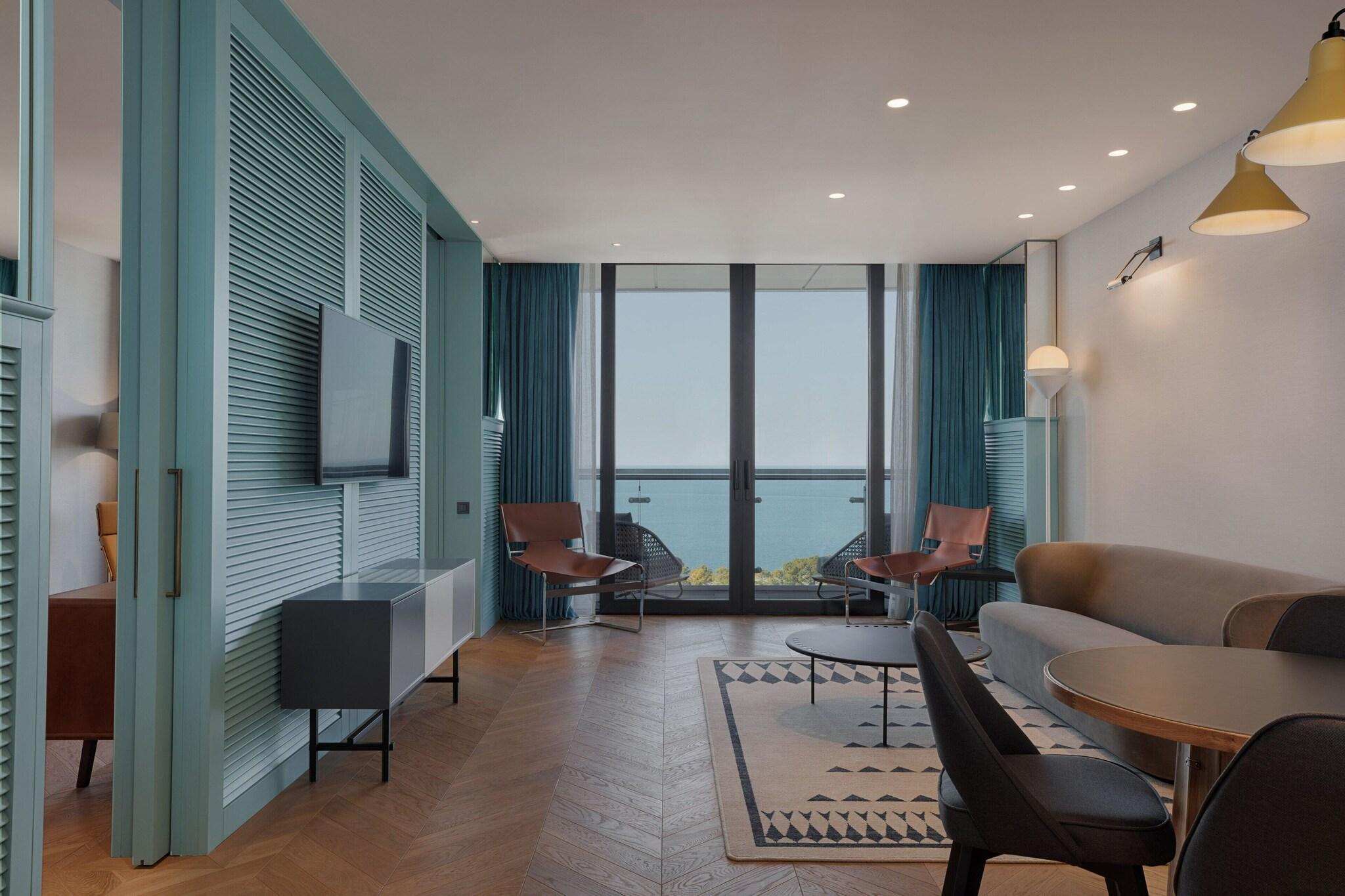 Junior Suite Sea View King Bed