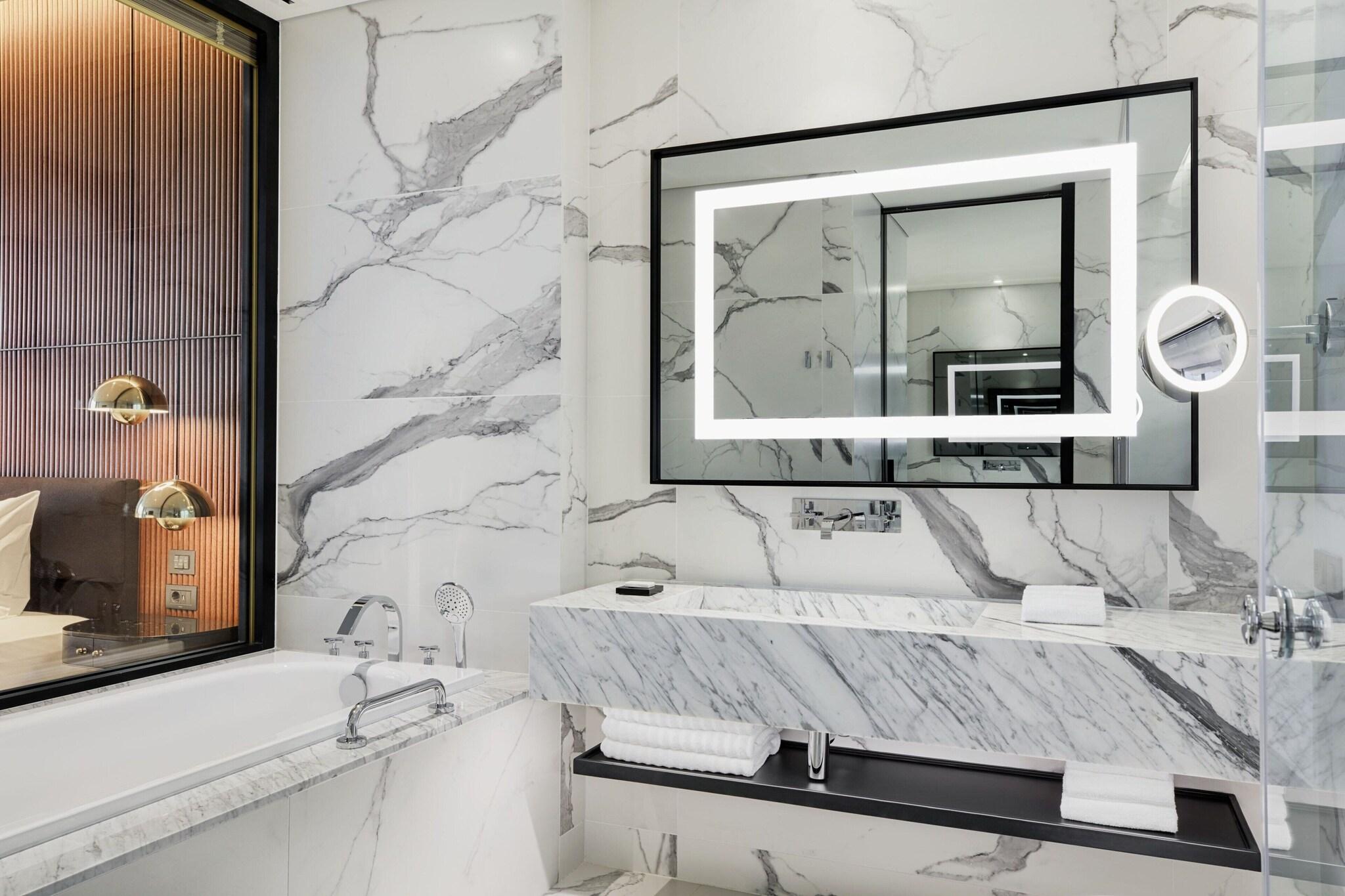 Double or Twin Superior Sea View