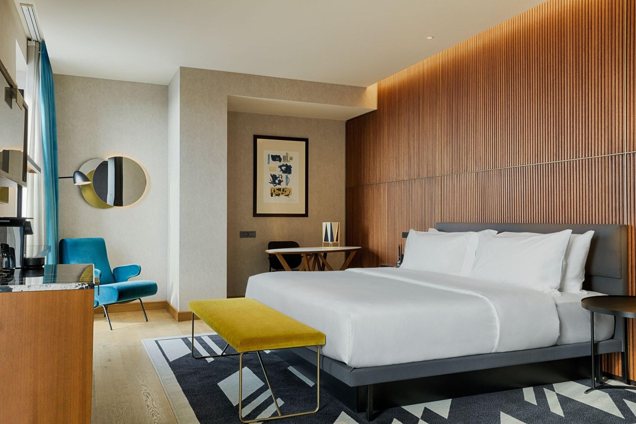 Junior Suite Sea View King Bed