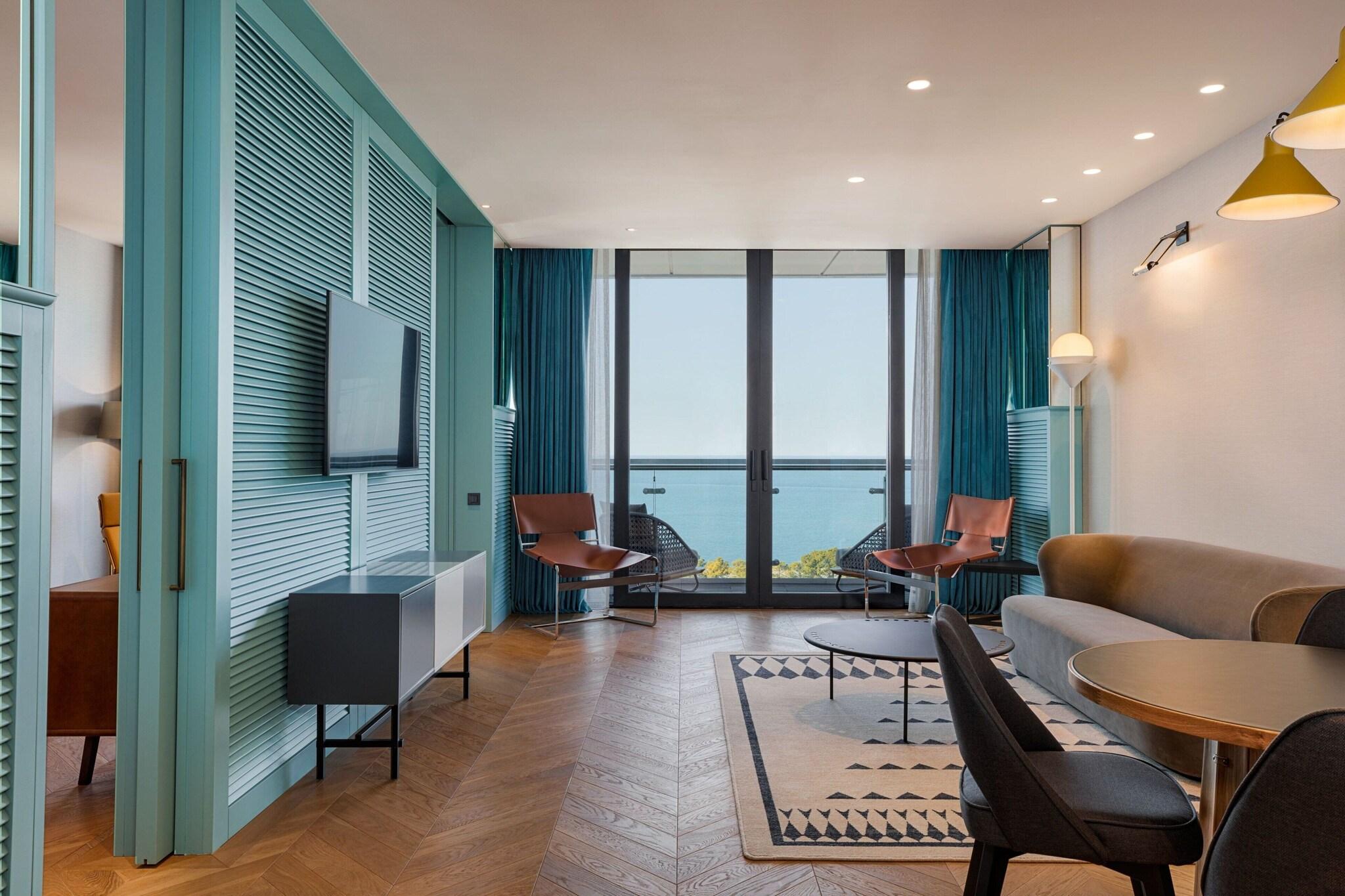 Junior Suite Sea View King Bed