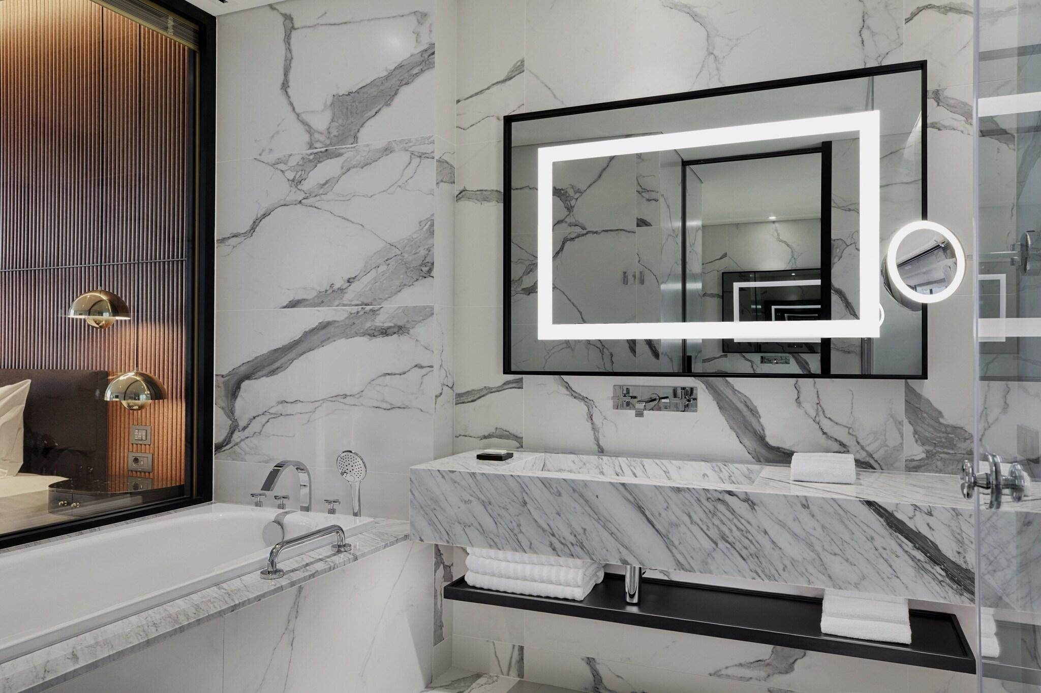 Double or Twin Superior Sea View