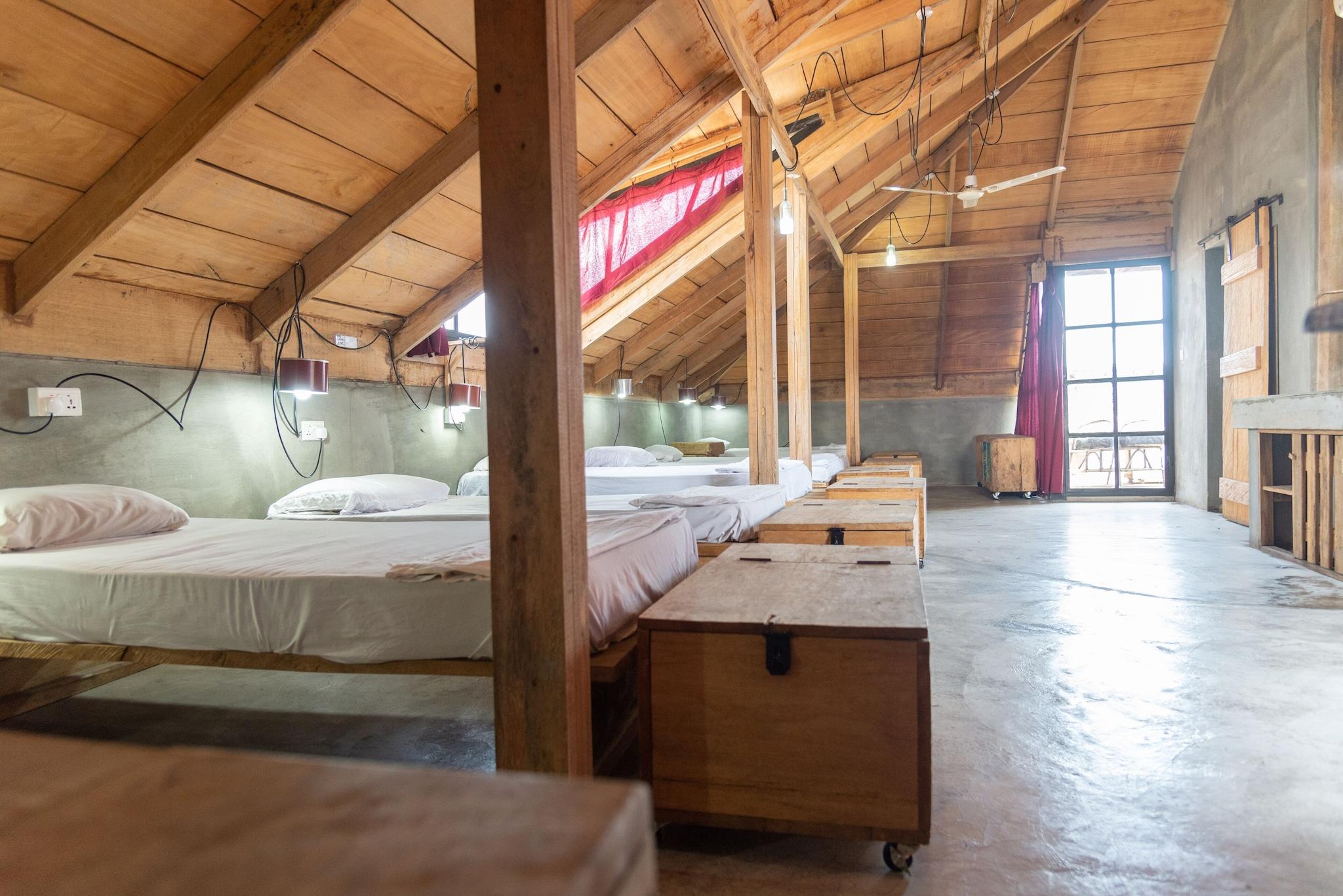 Bed in Dormitory with Balcony