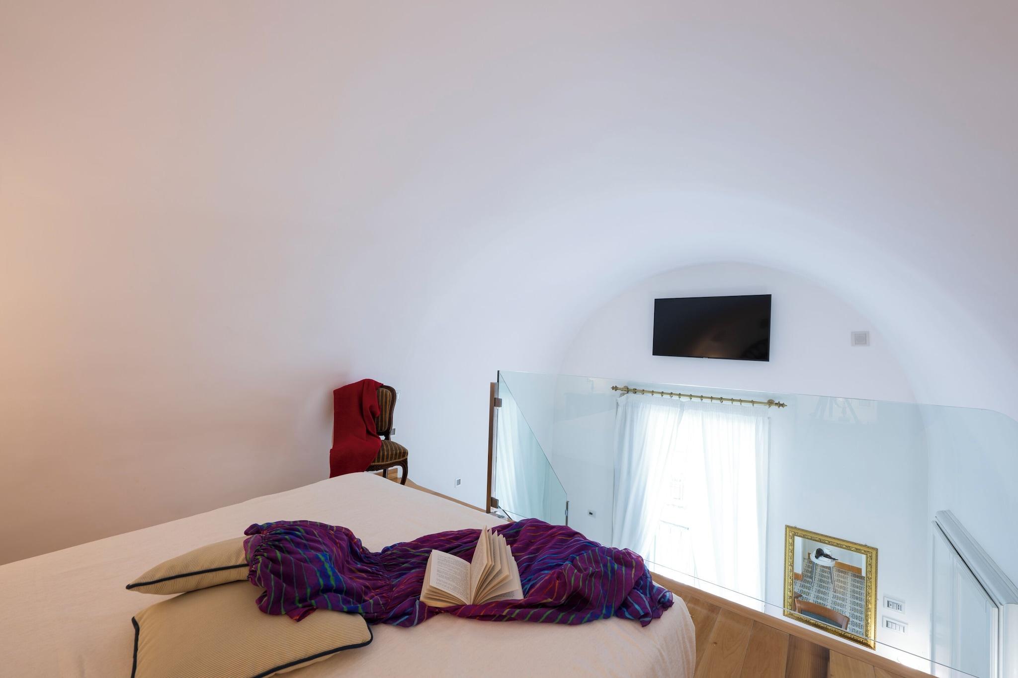 Junior Suite Queen Size Bed