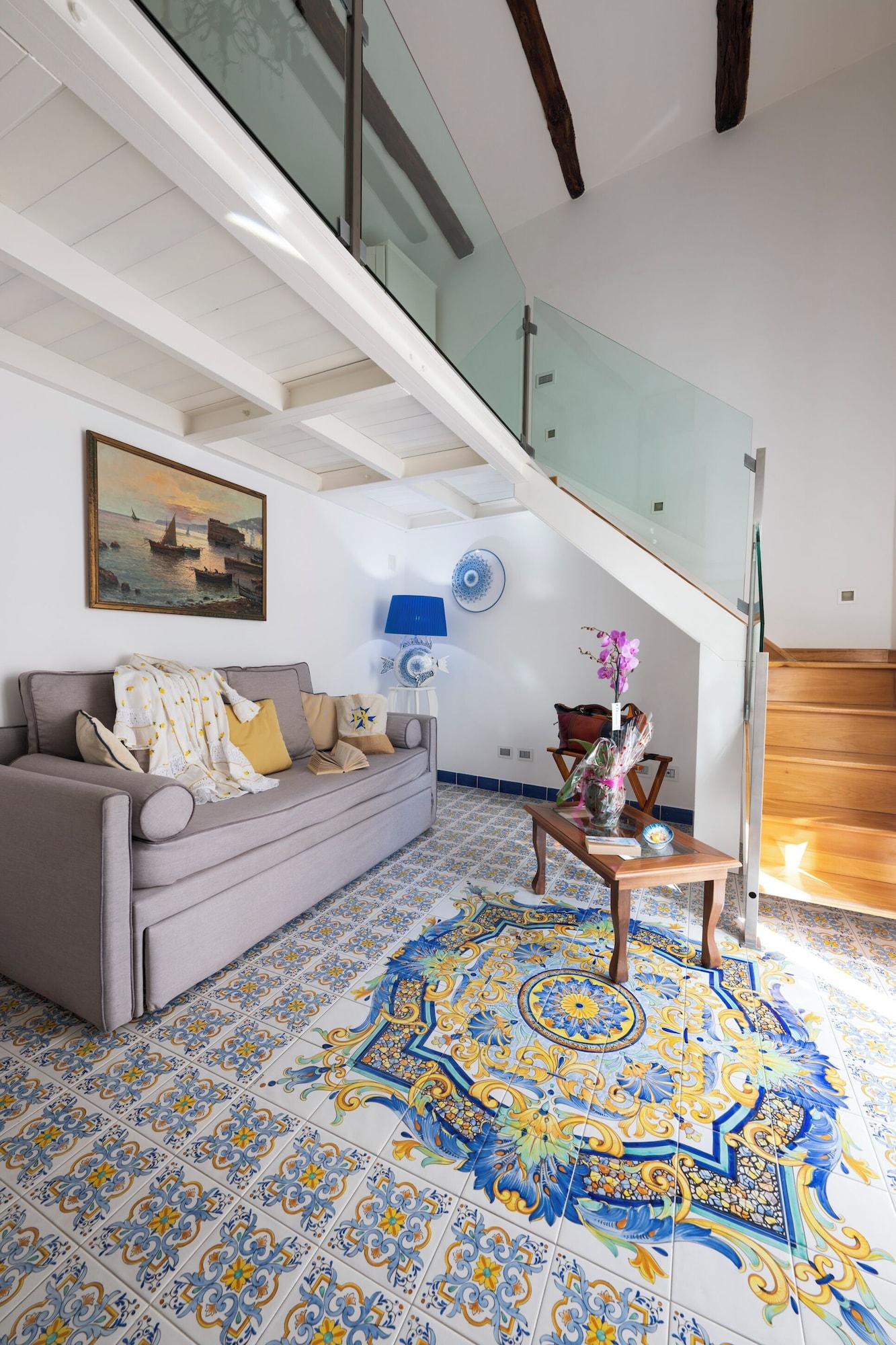 Junior Suite Queen Size Bed