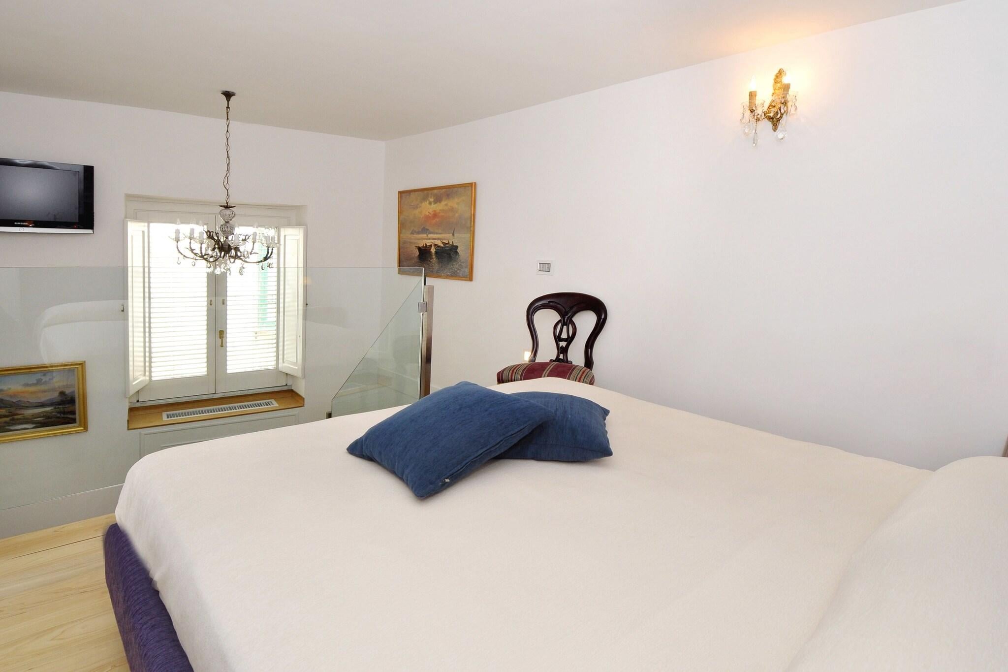 Double Queen Size Bed