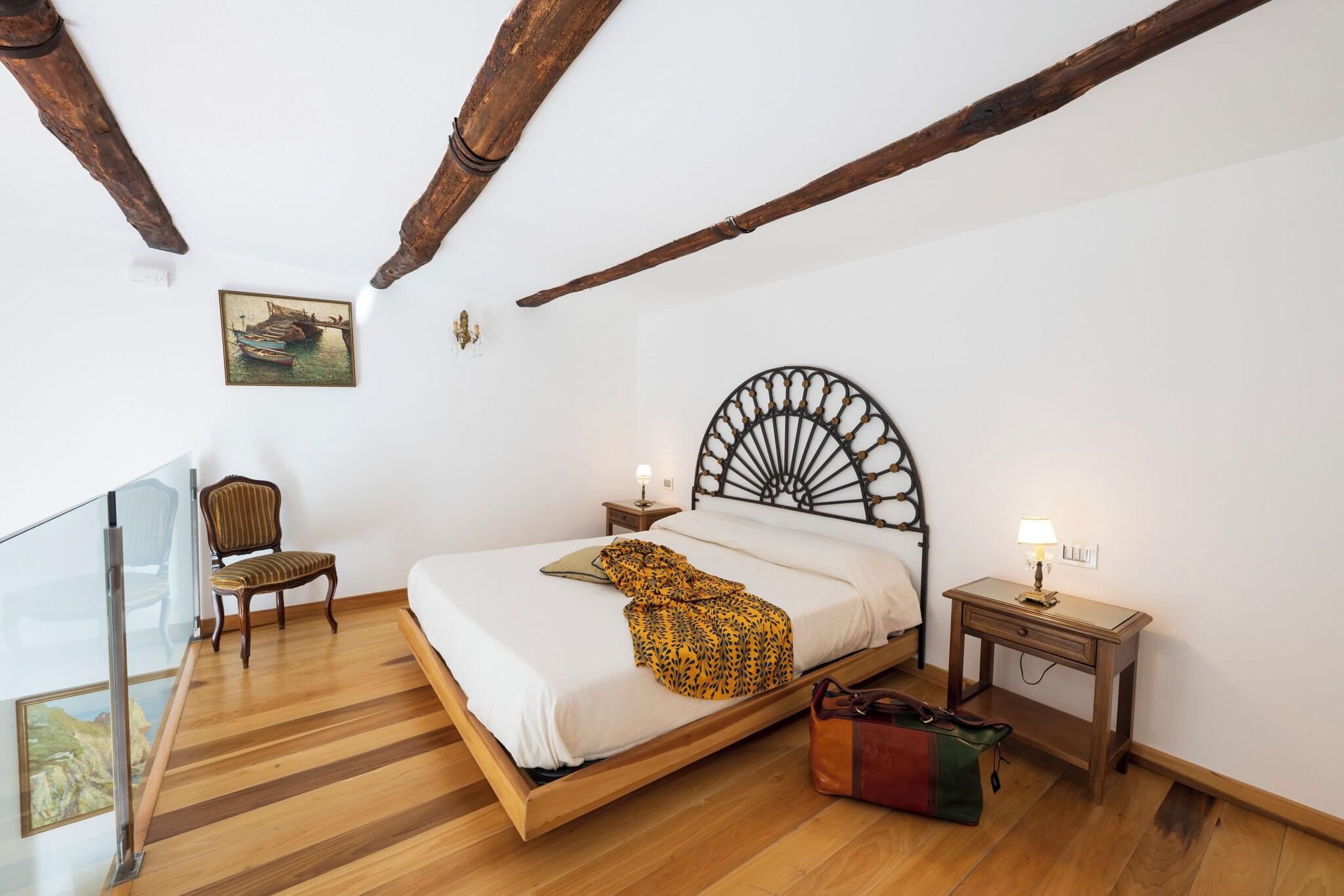 Junior Suite Queen Size Bed