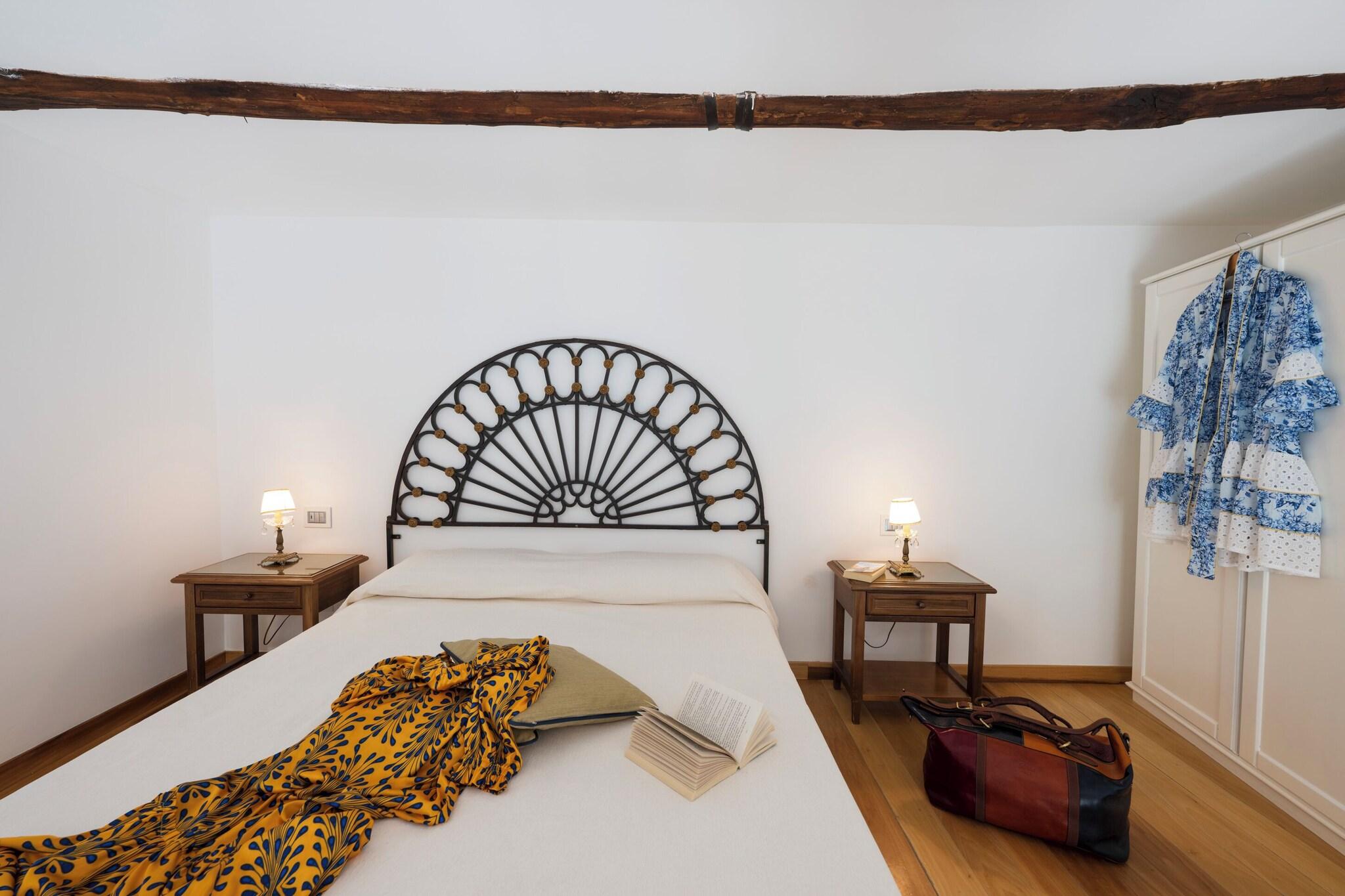 Junior Suite Queen Size Bed