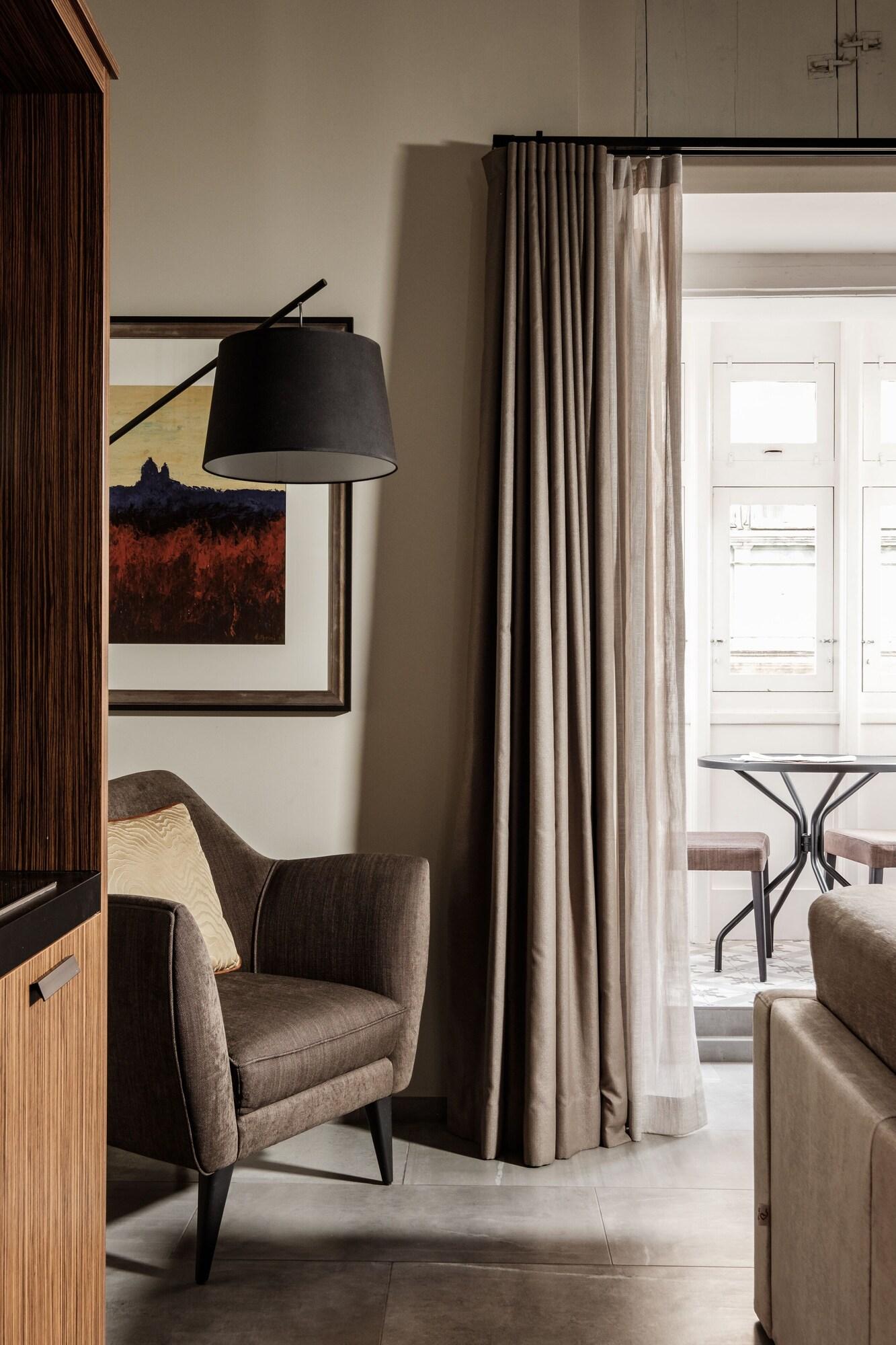 Suite Deluxe Queen Bed