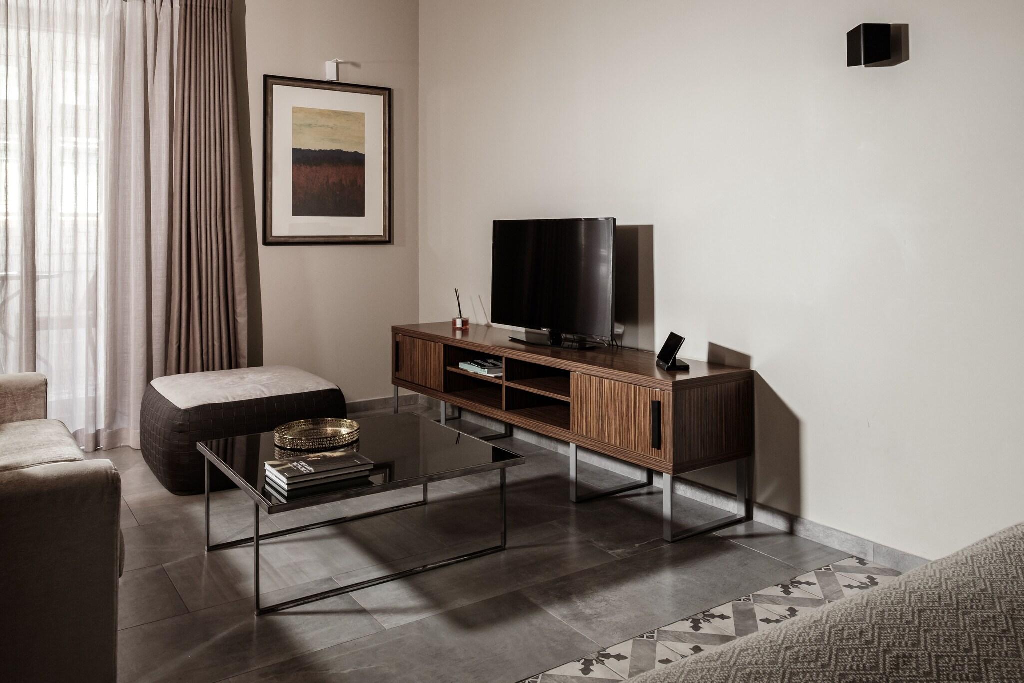 Suite Deluxe Queen Bed