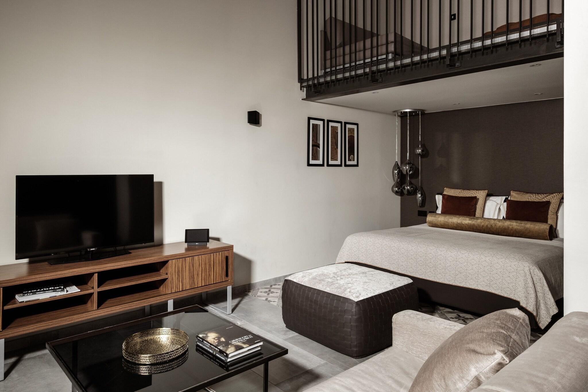 Suite Deluxe Queen Bed