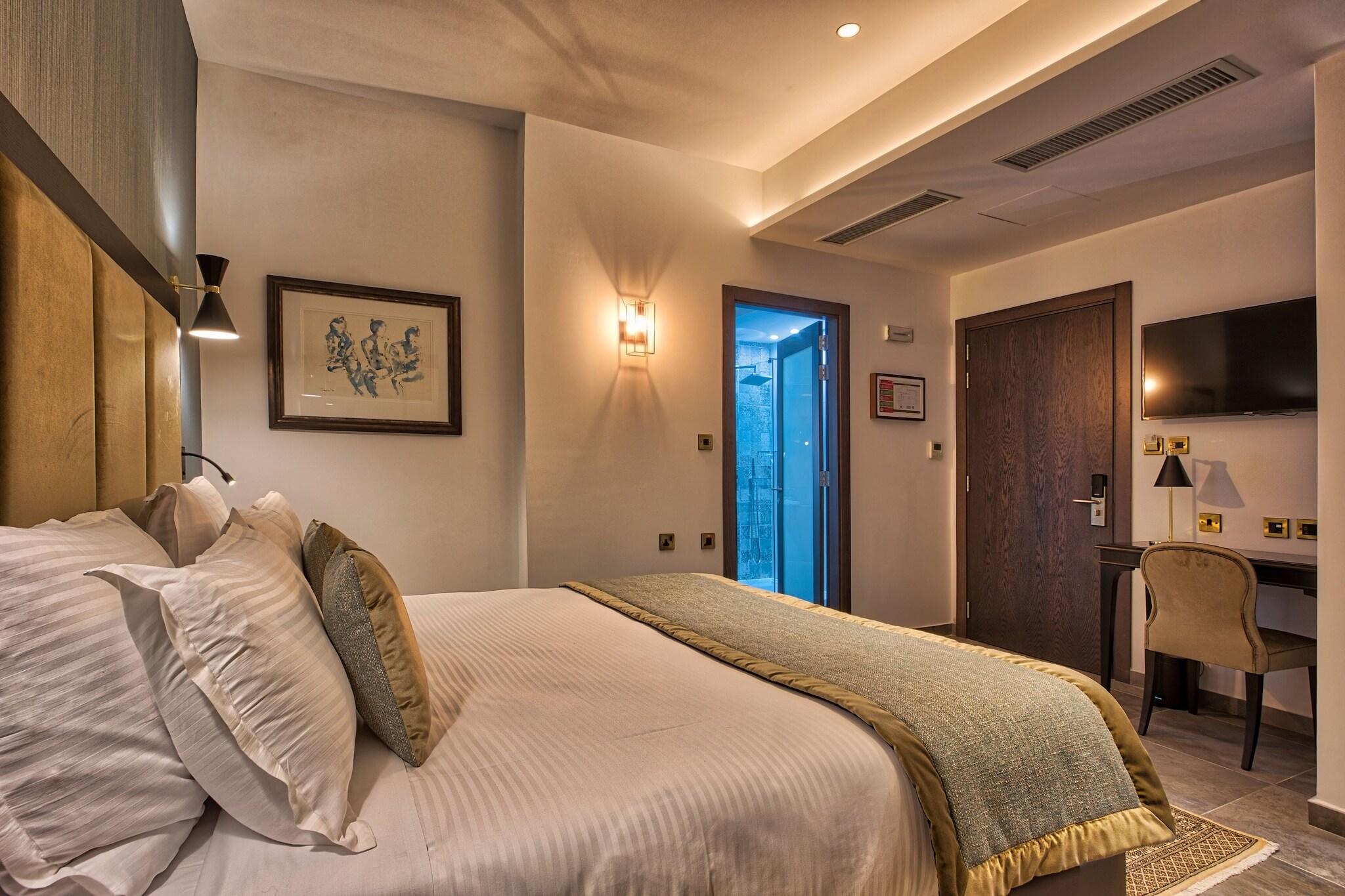 Double Superior Queen Bed