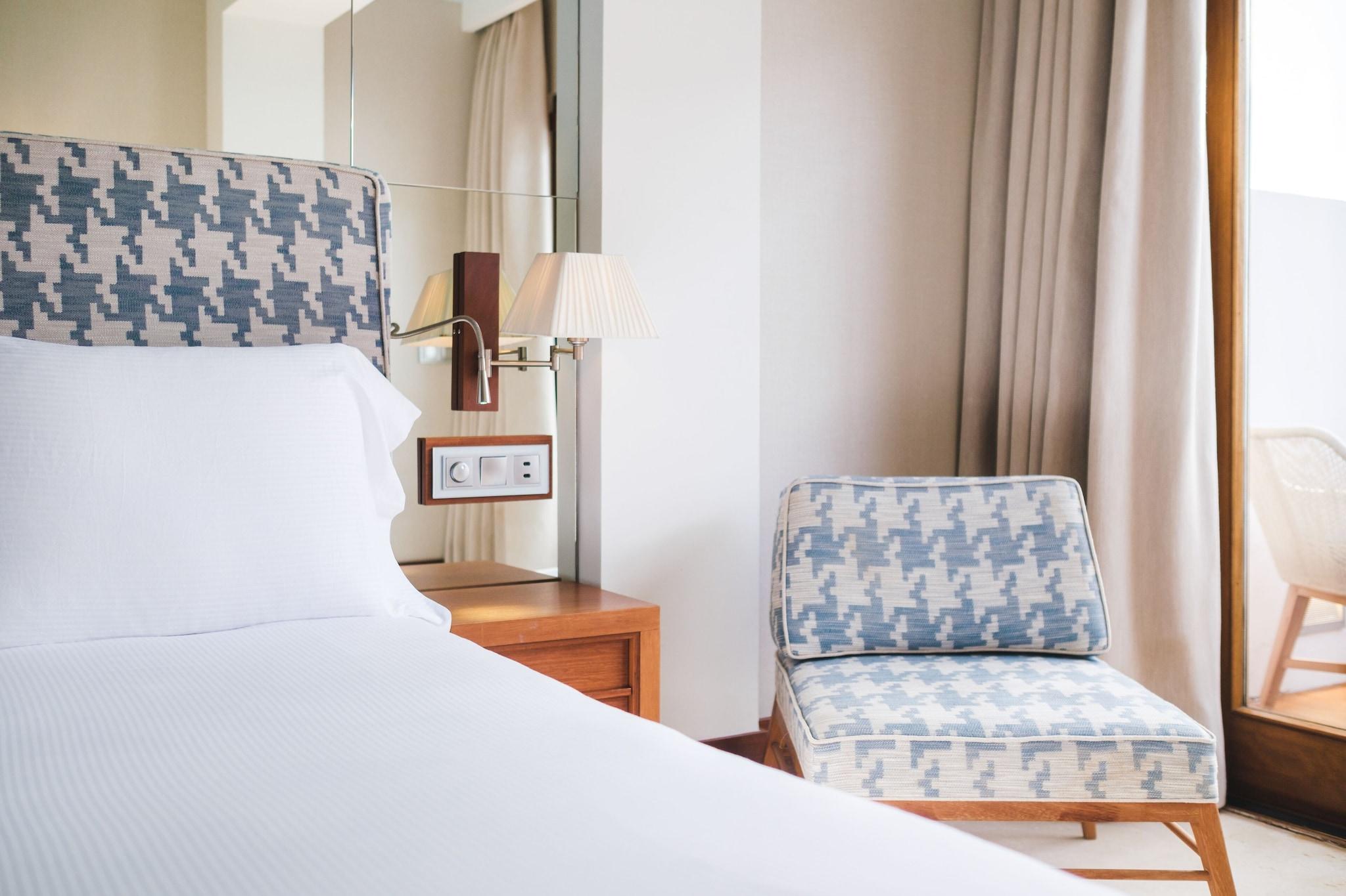 Double Partial Sea View