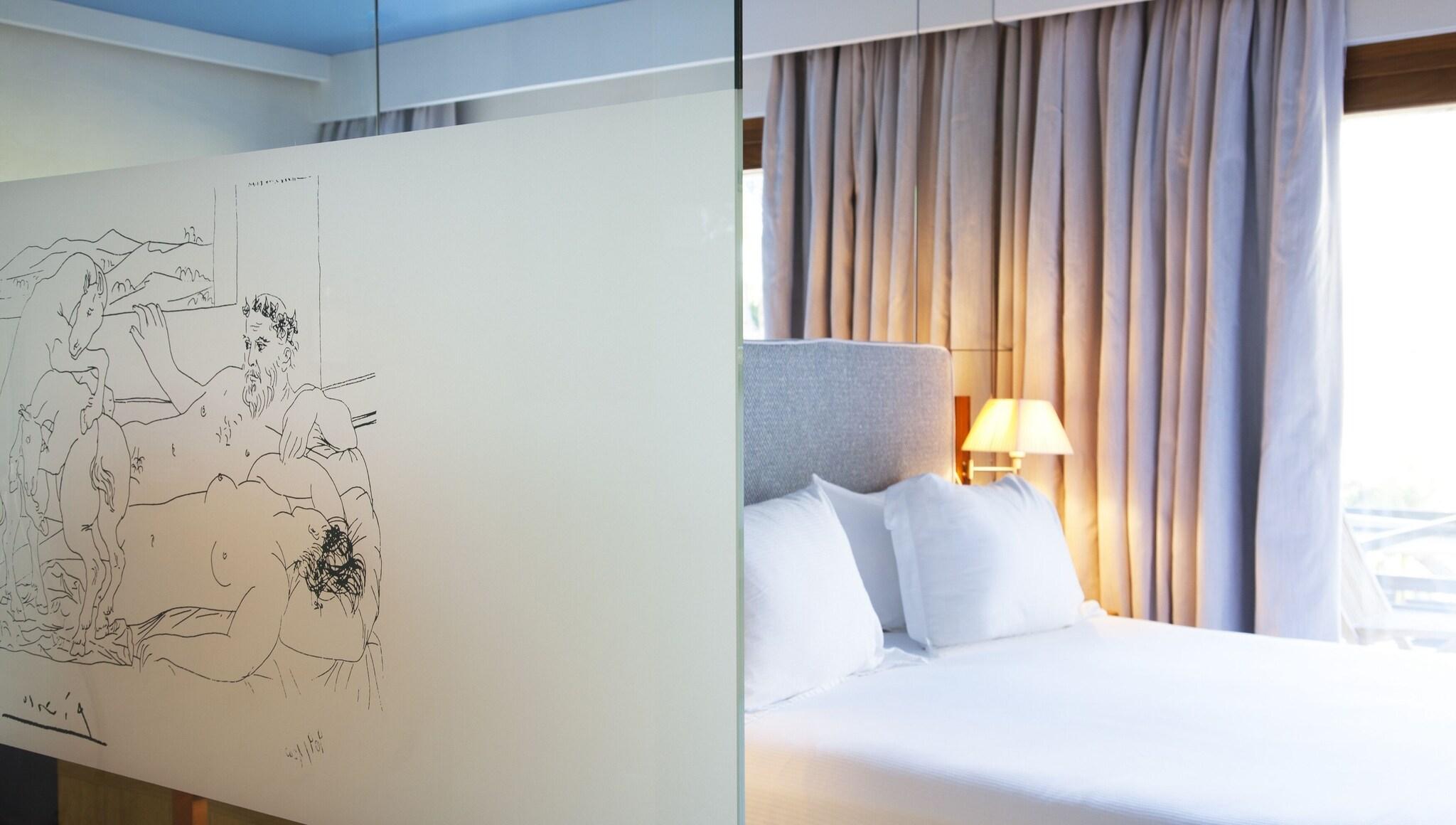 Twin Partial Sea View