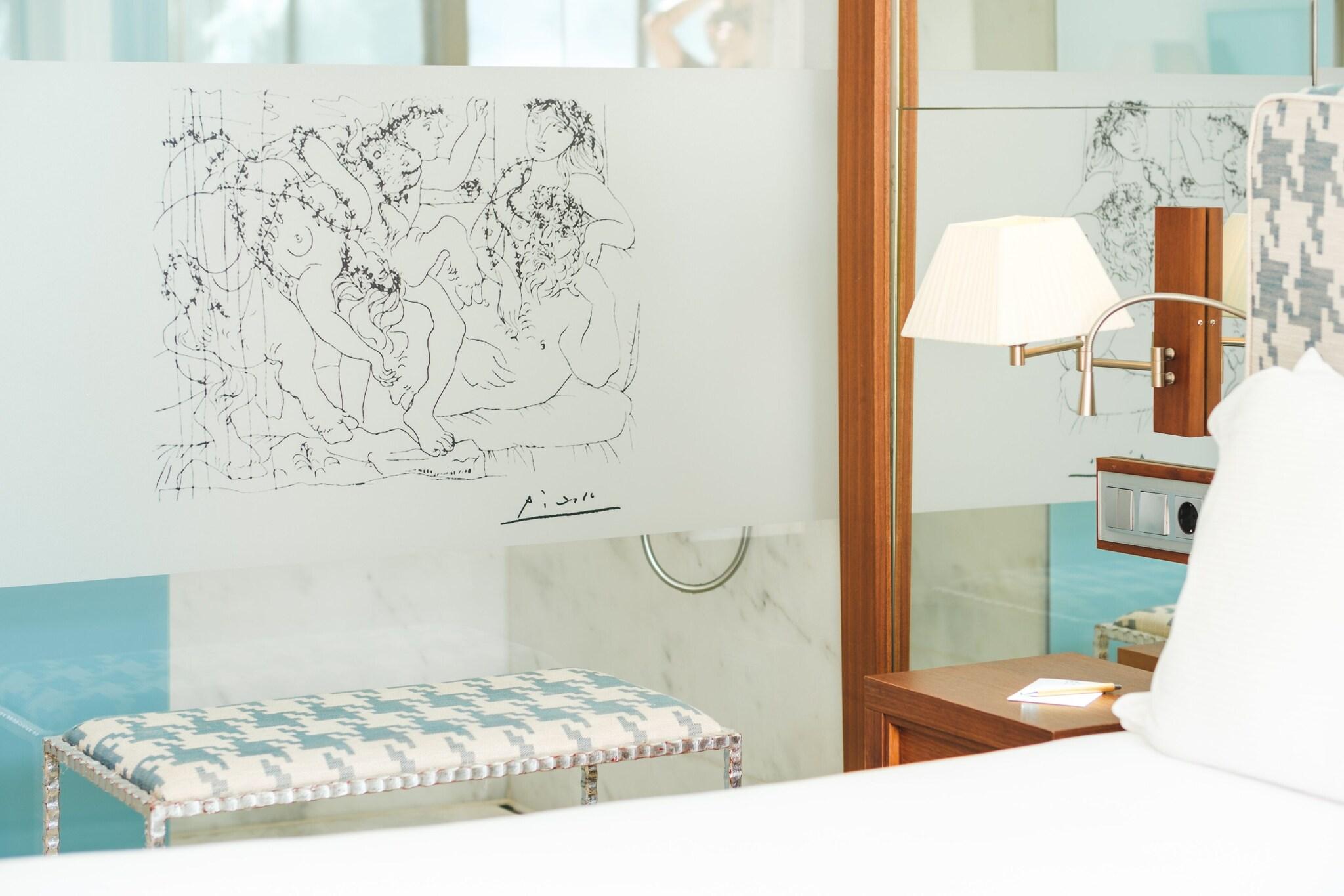 Twin Partial Sea View