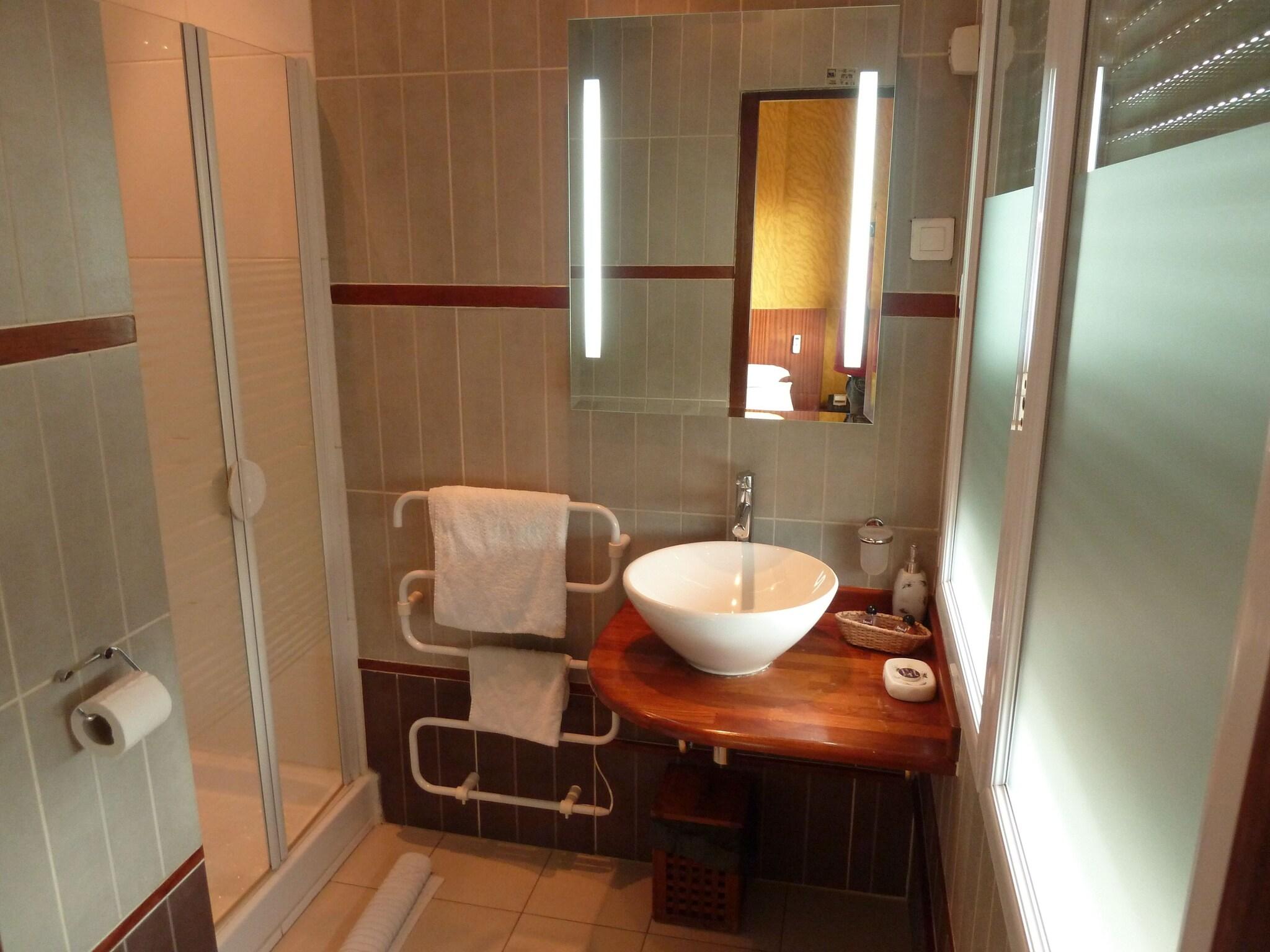 Double Queen Size Bed