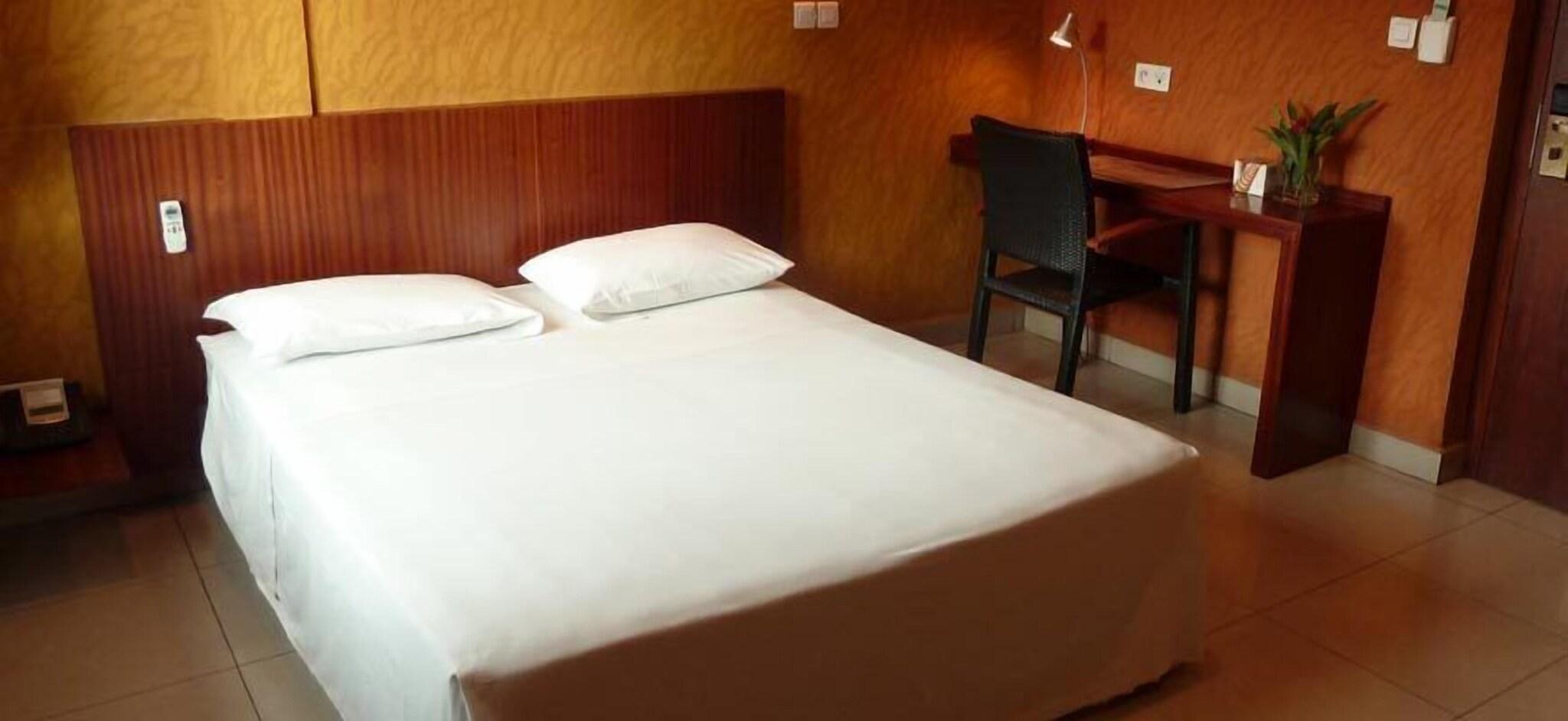 Double Queen Size Bed