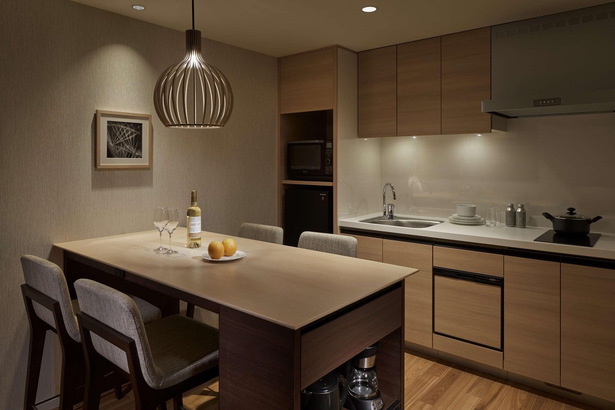 Suite with Kitchenette