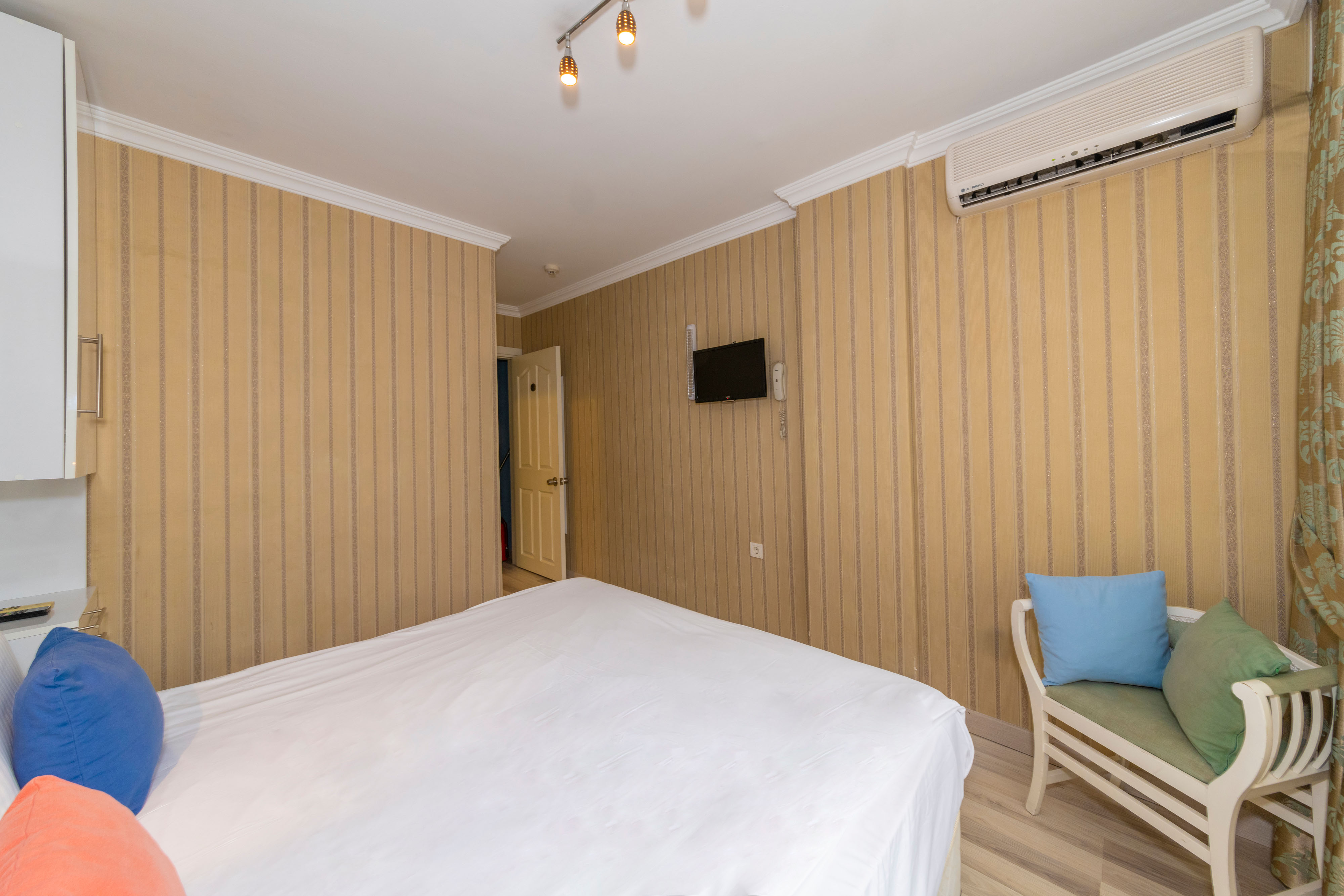 Family Room Connecting Room