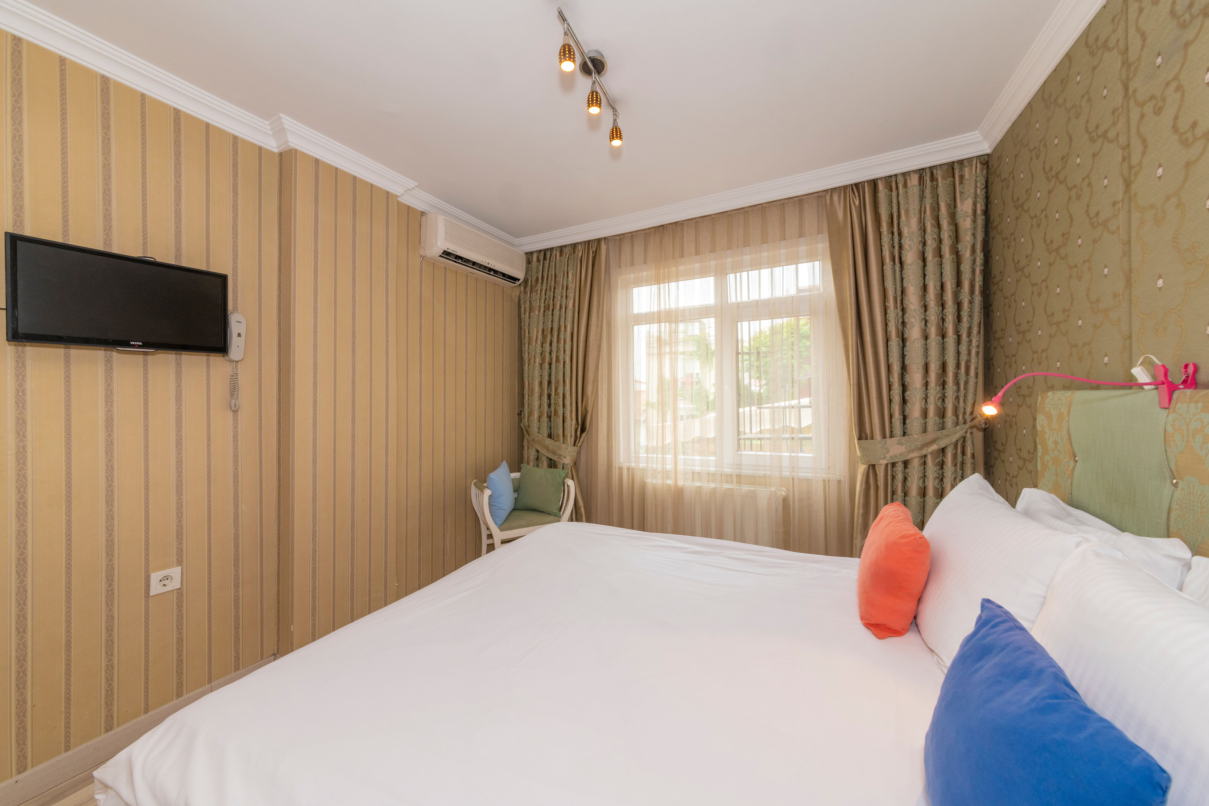 Double or Twin Standard