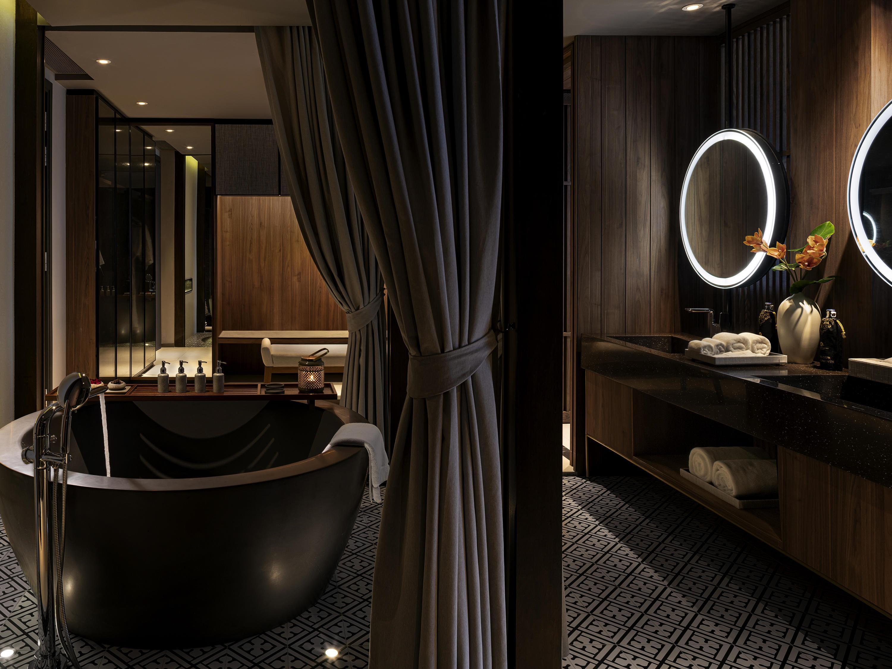 Suite Deluxe King Bed