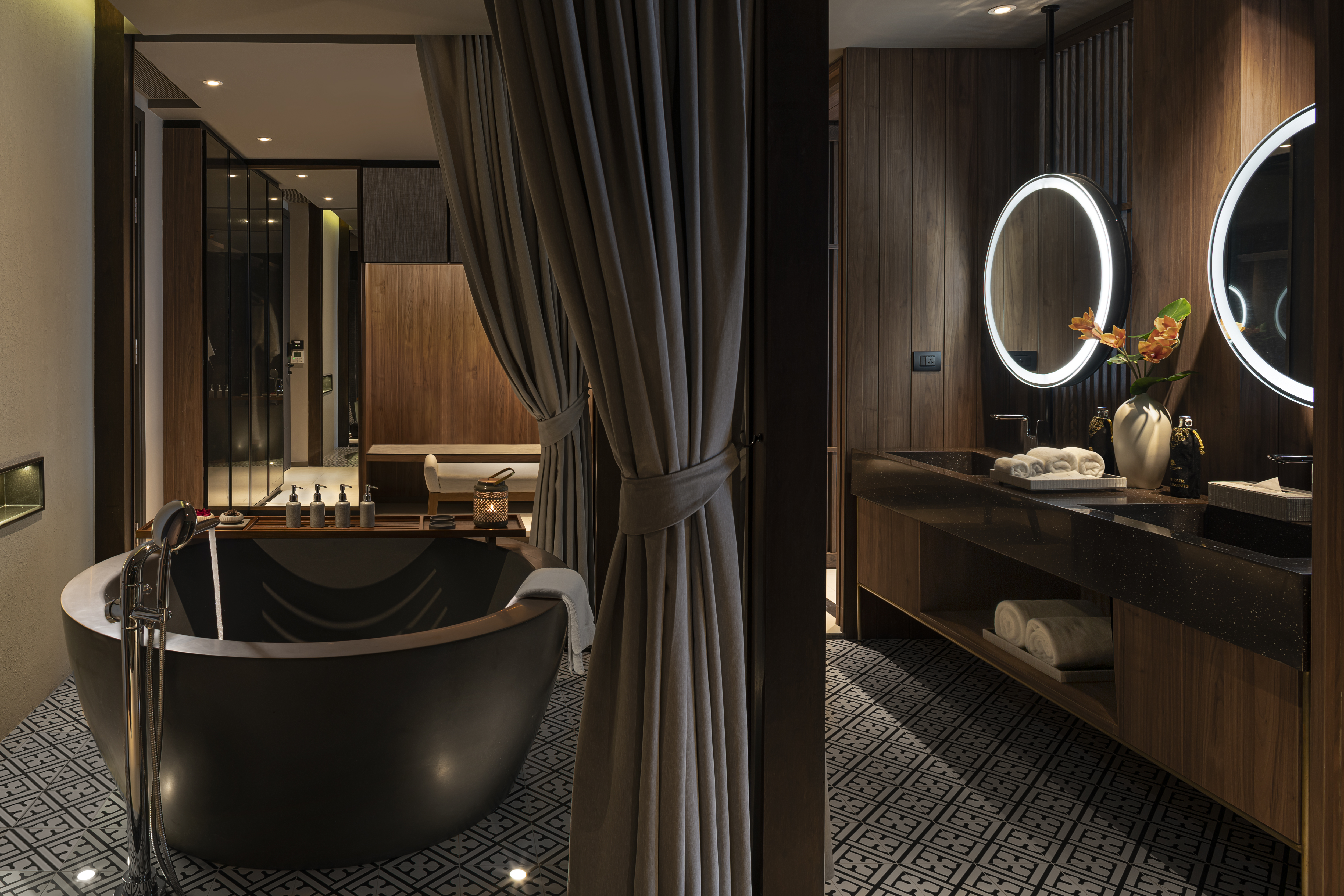 Suite Deluxe King Bed