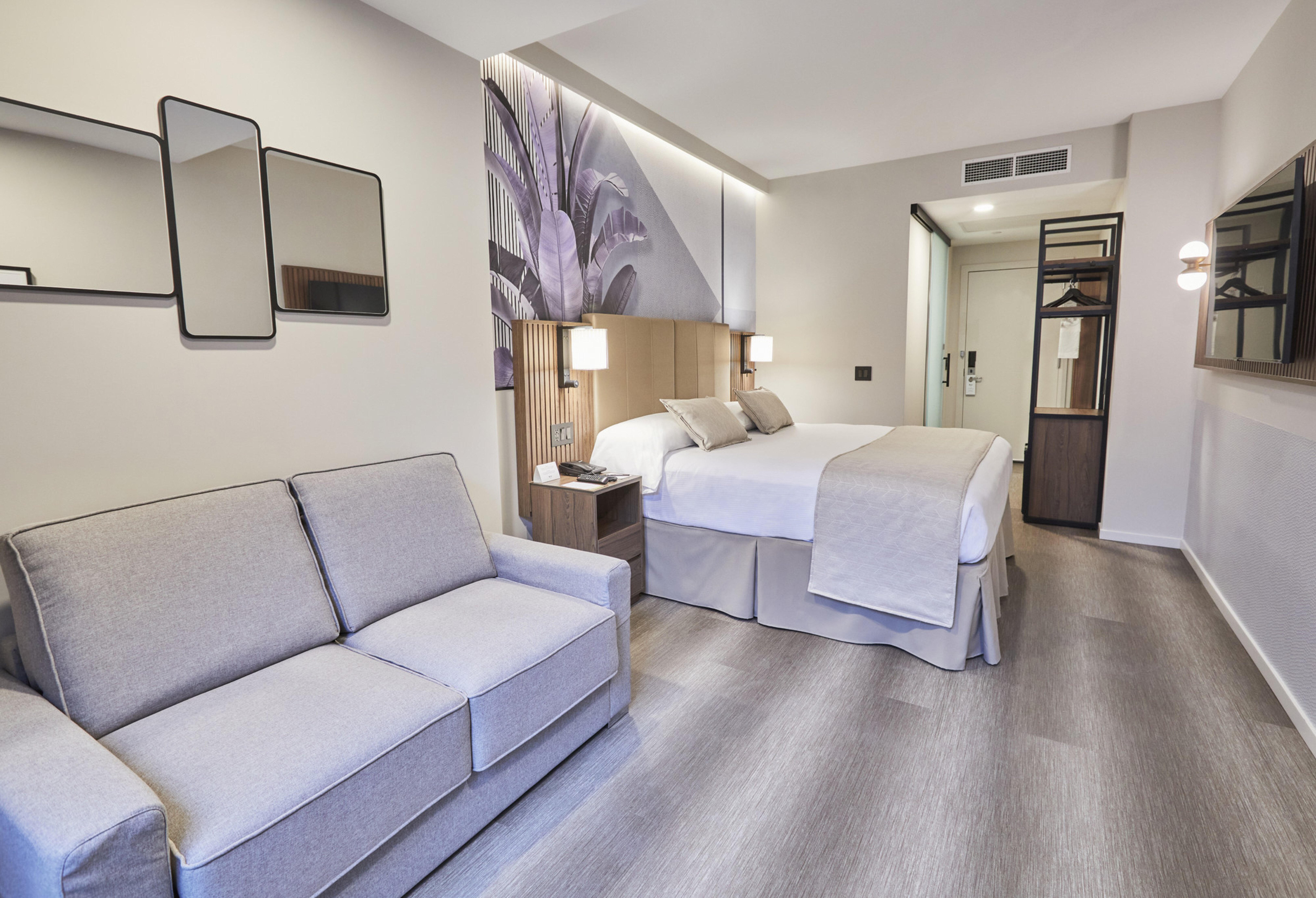 Family Room Deluxe King Bed