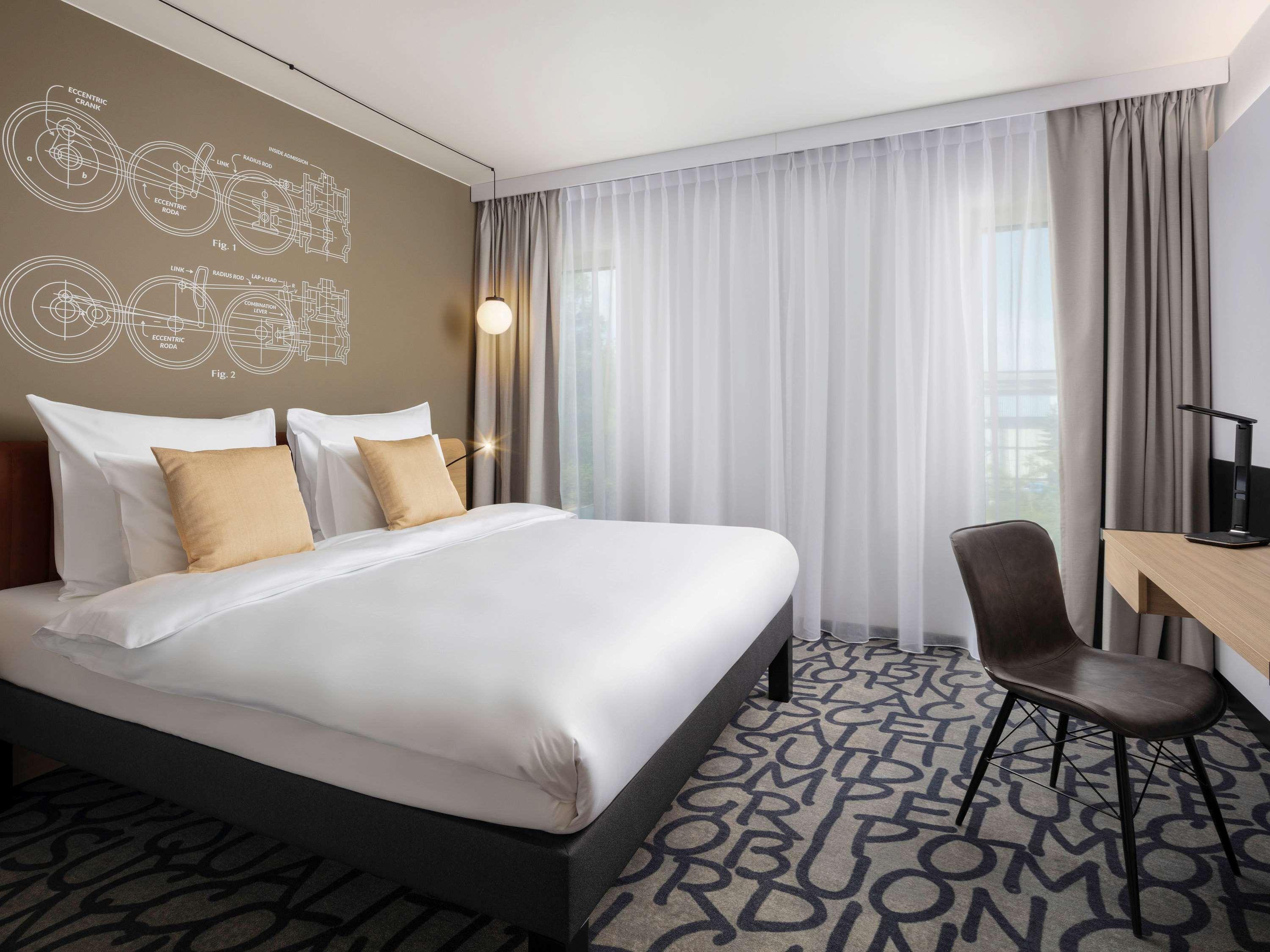 Double Queen Size Bed