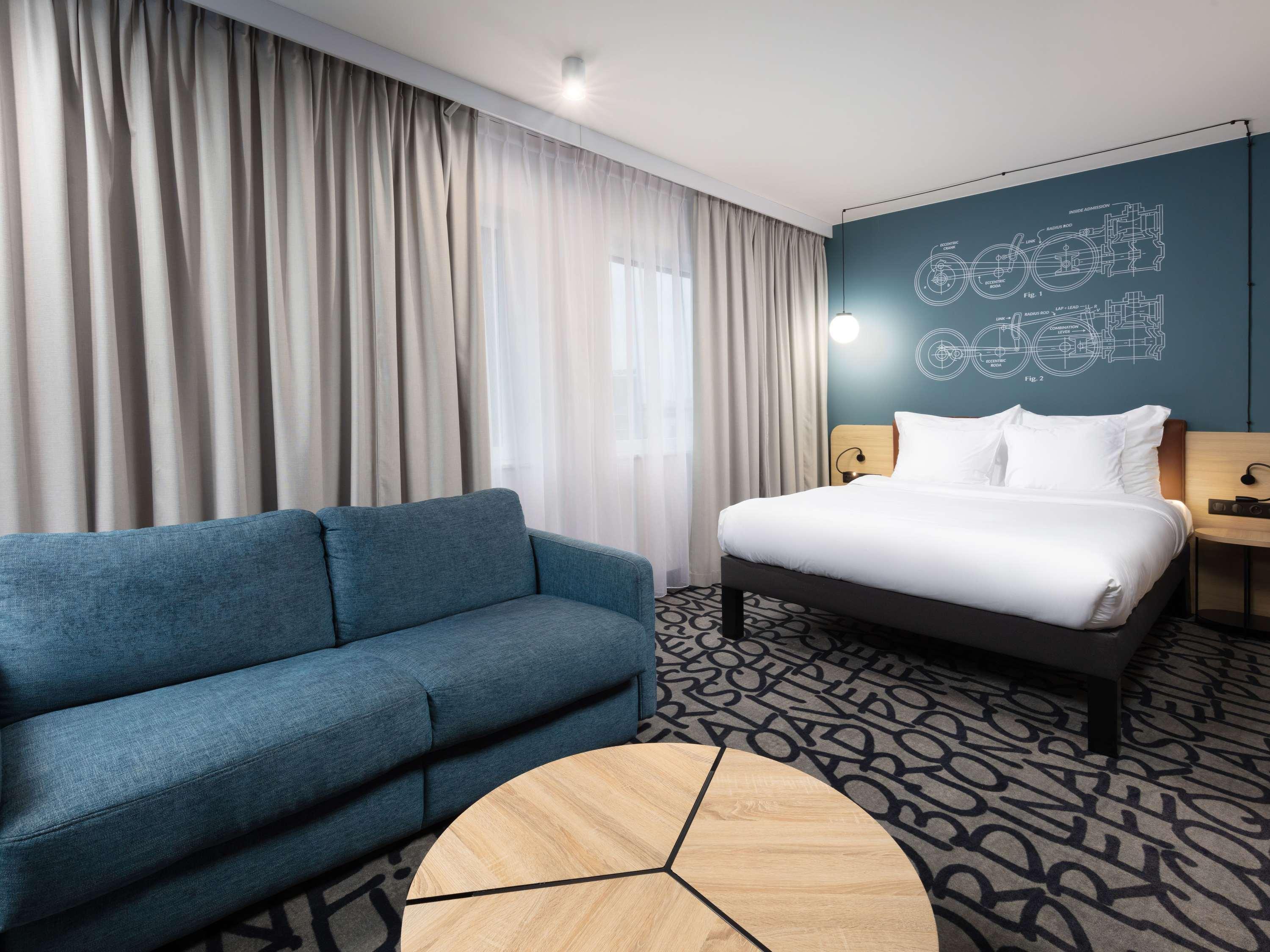 Double Queen Size Bed