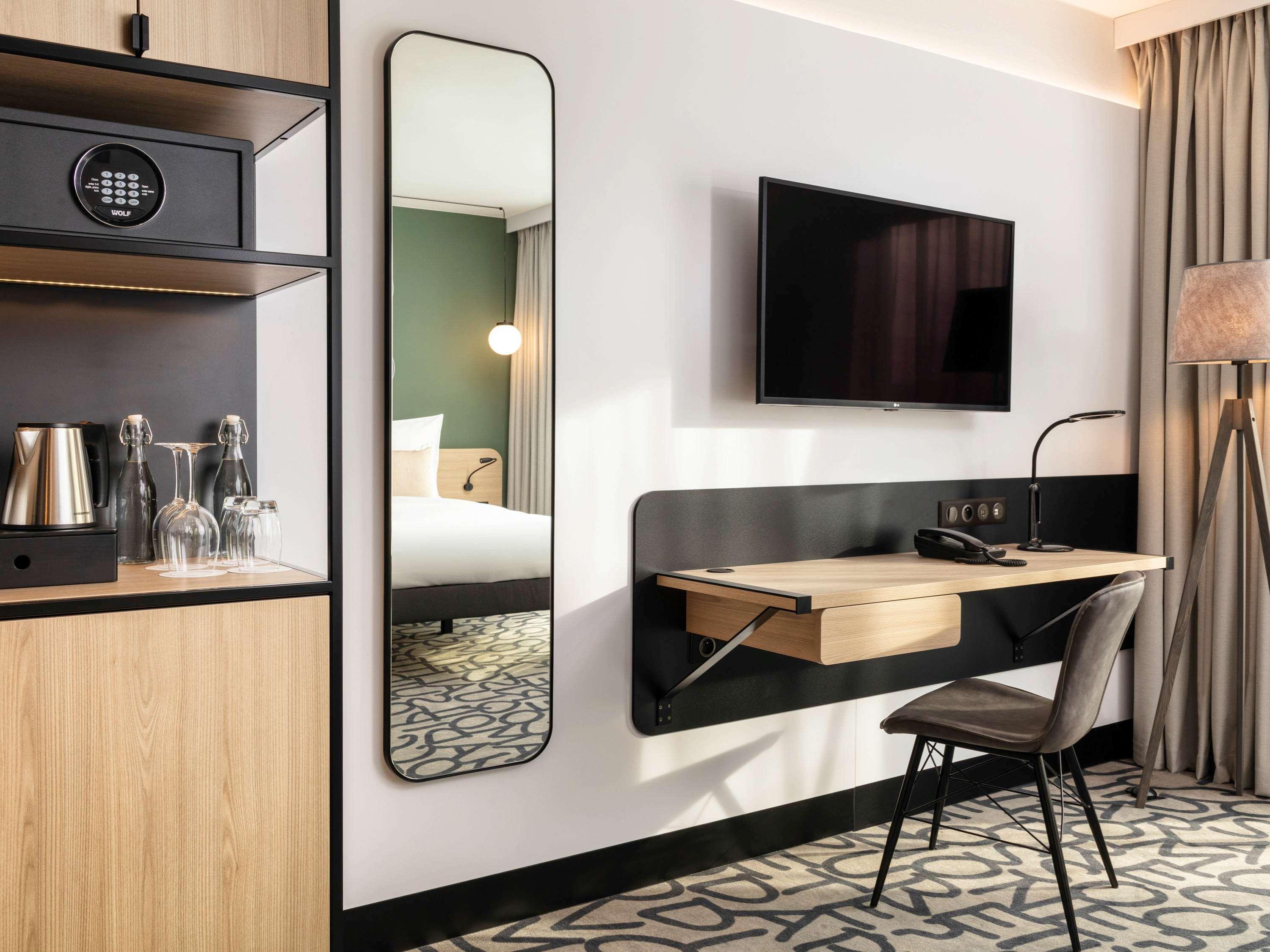 Double Queen Size Bed