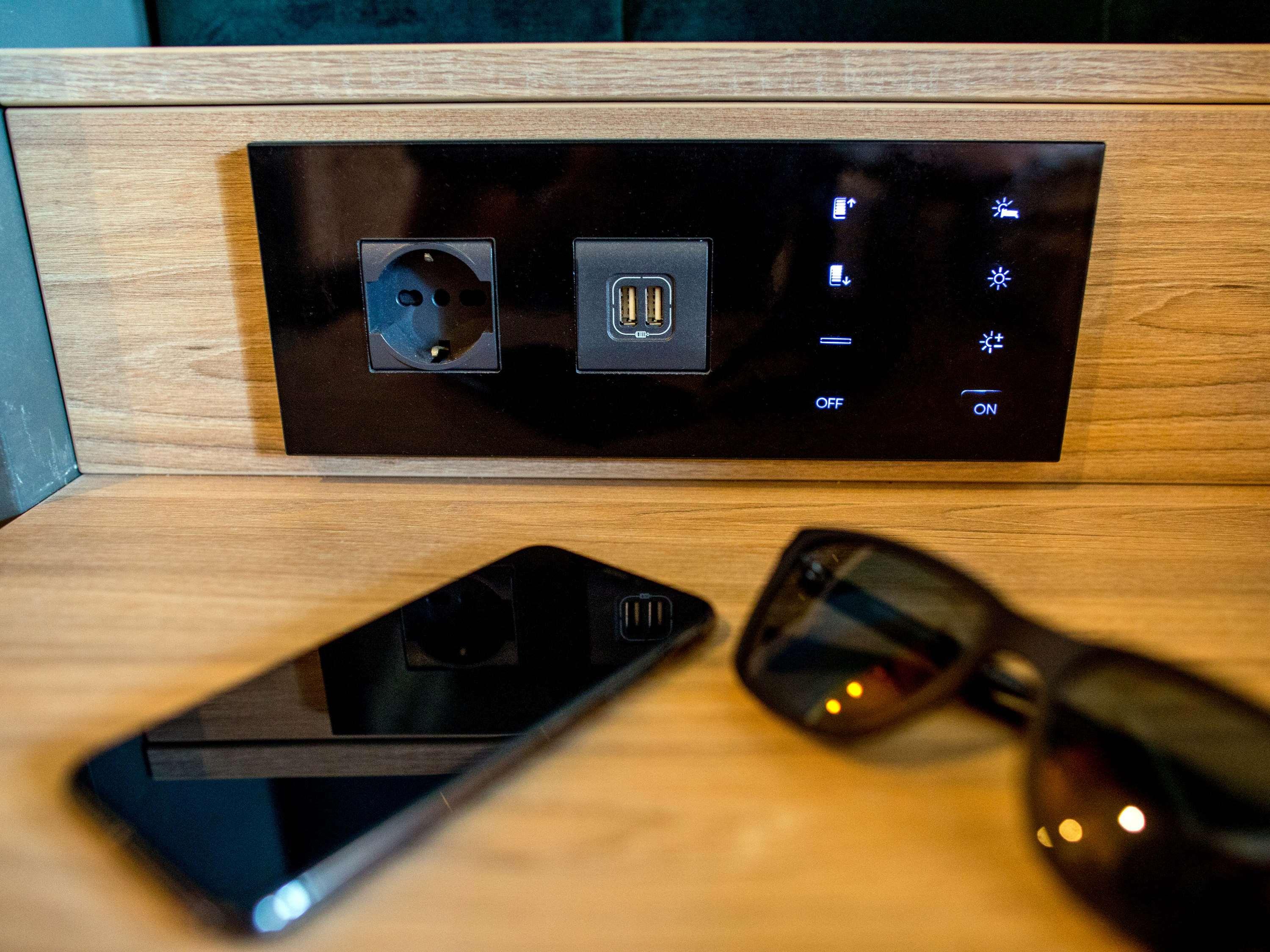 Double King Size Bed