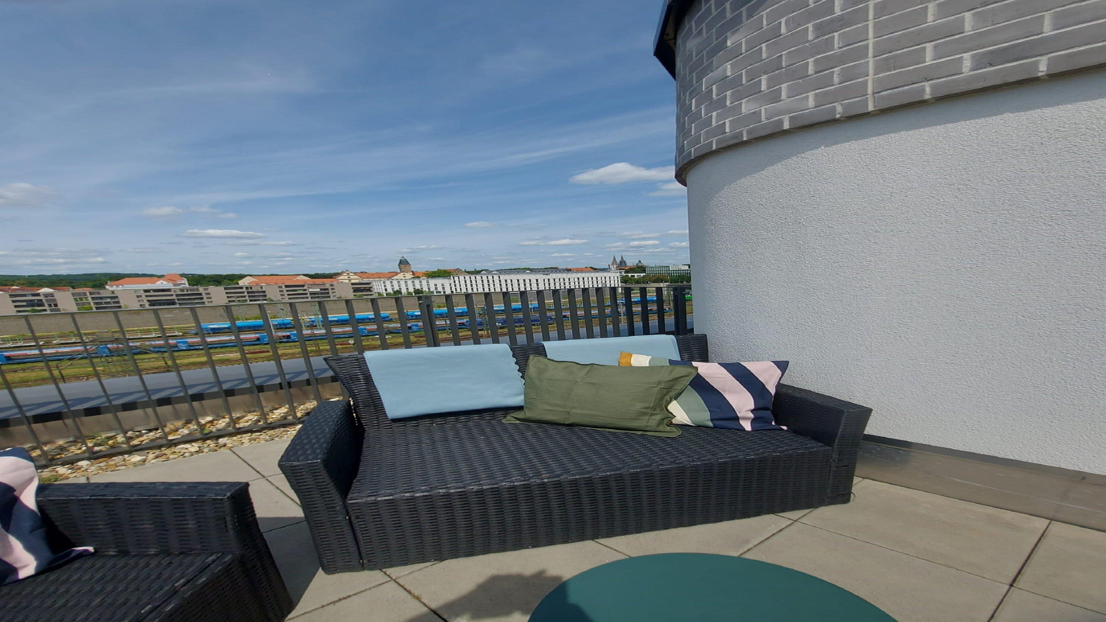 Double Queen Size Bed