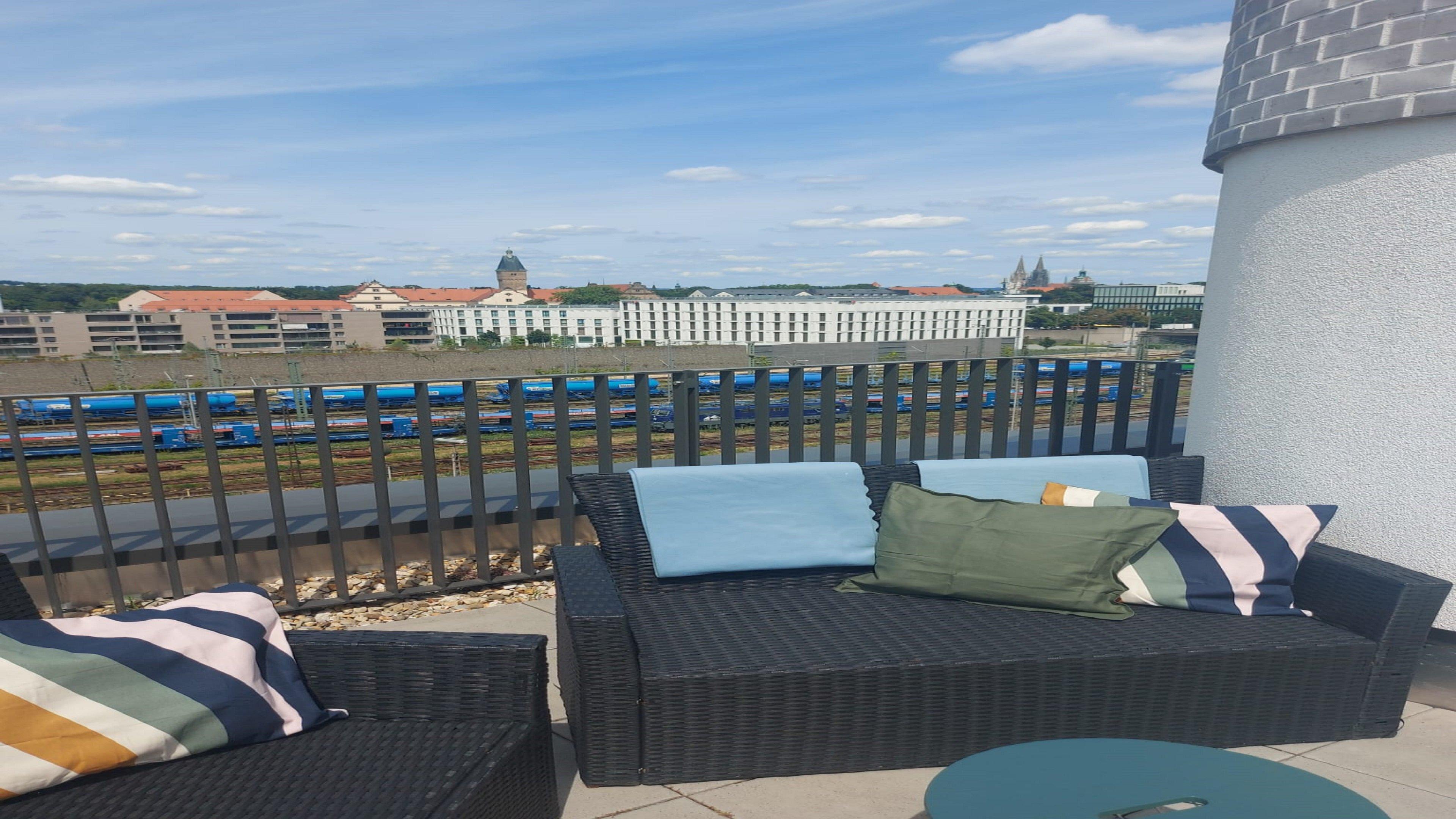 Double Queen Size Bed