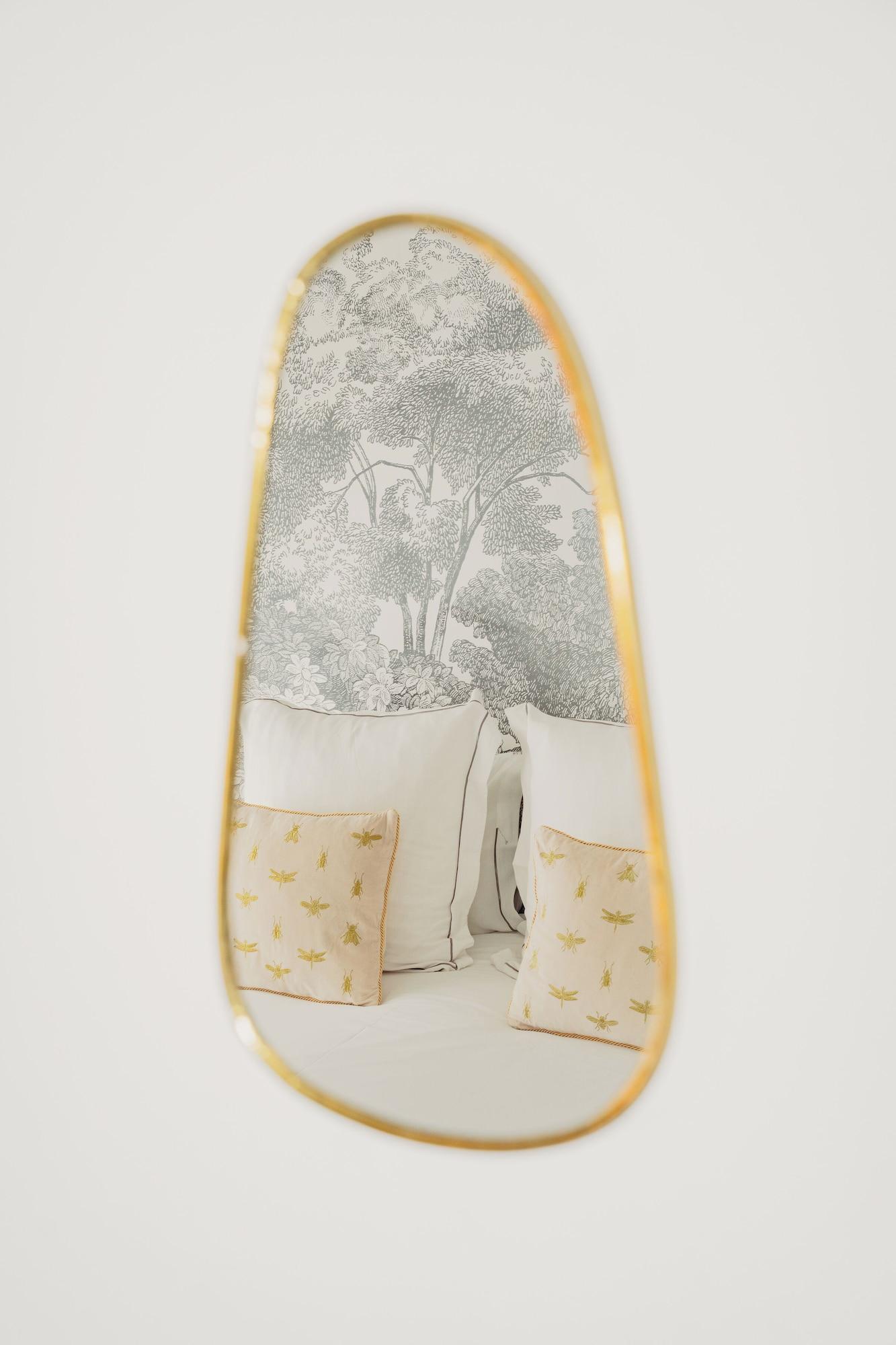 Double Queen Size Bed