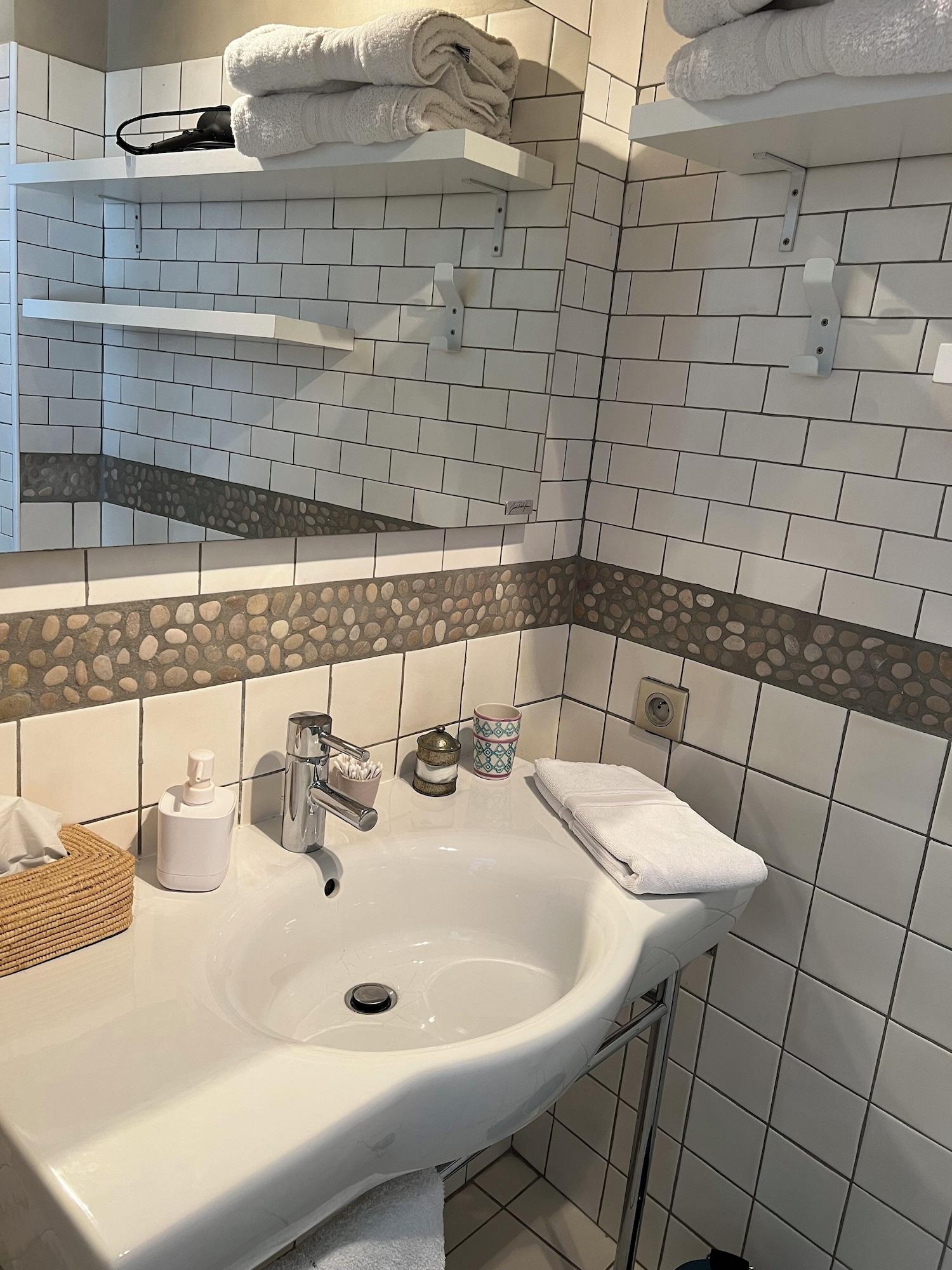 Double Queen Size Bed