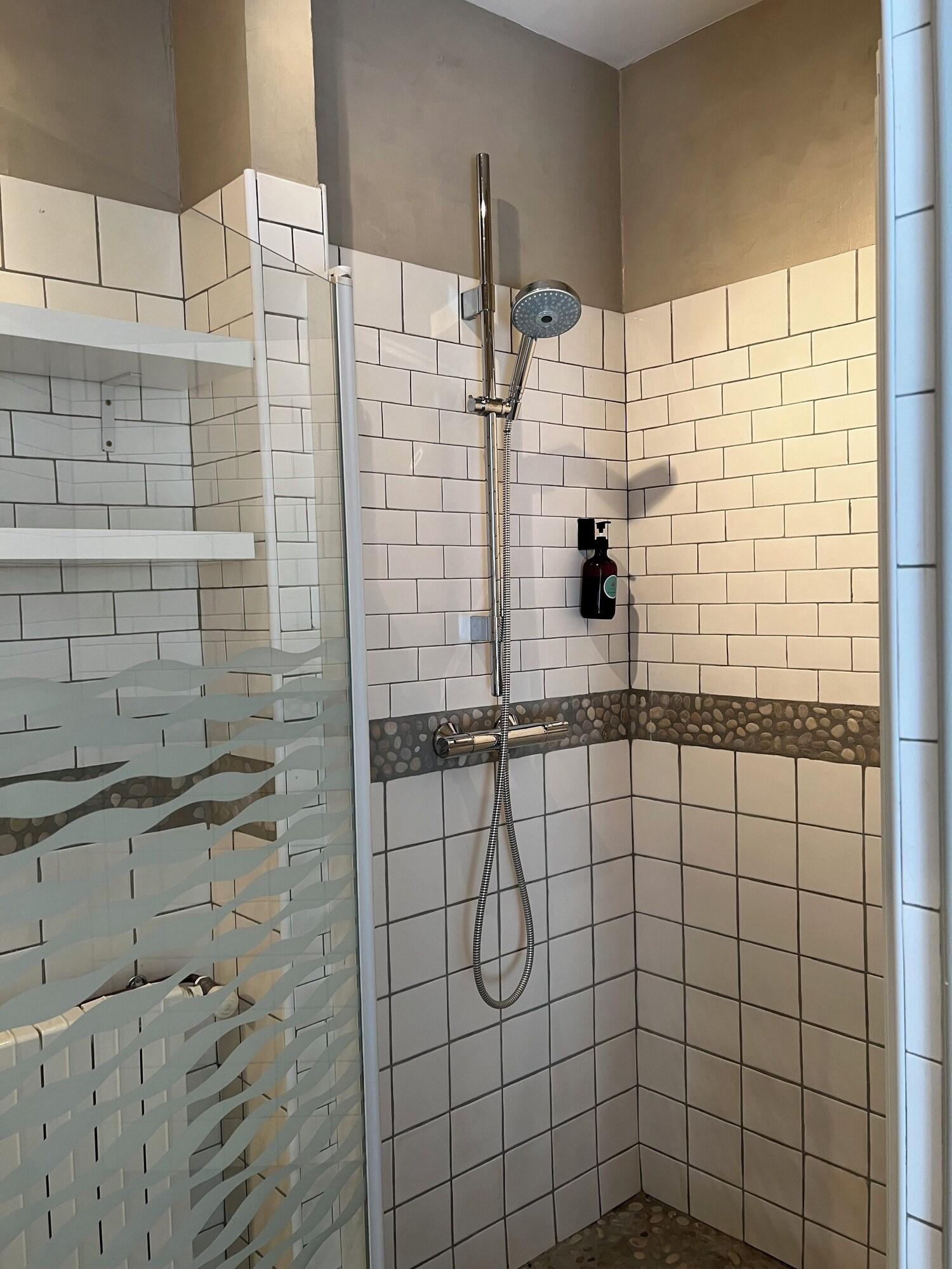 Double Queen Size Bed