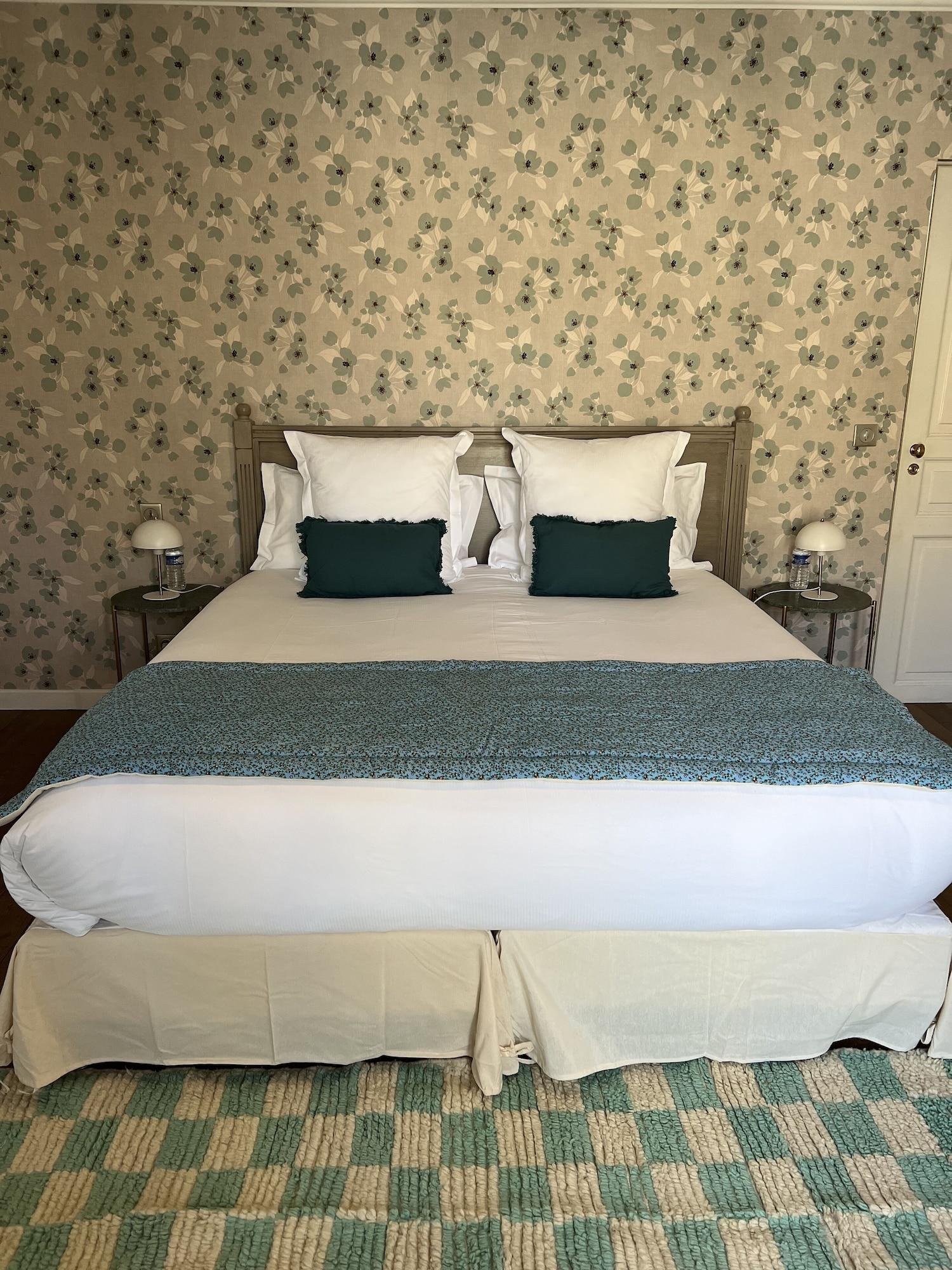 Double King Size Bed