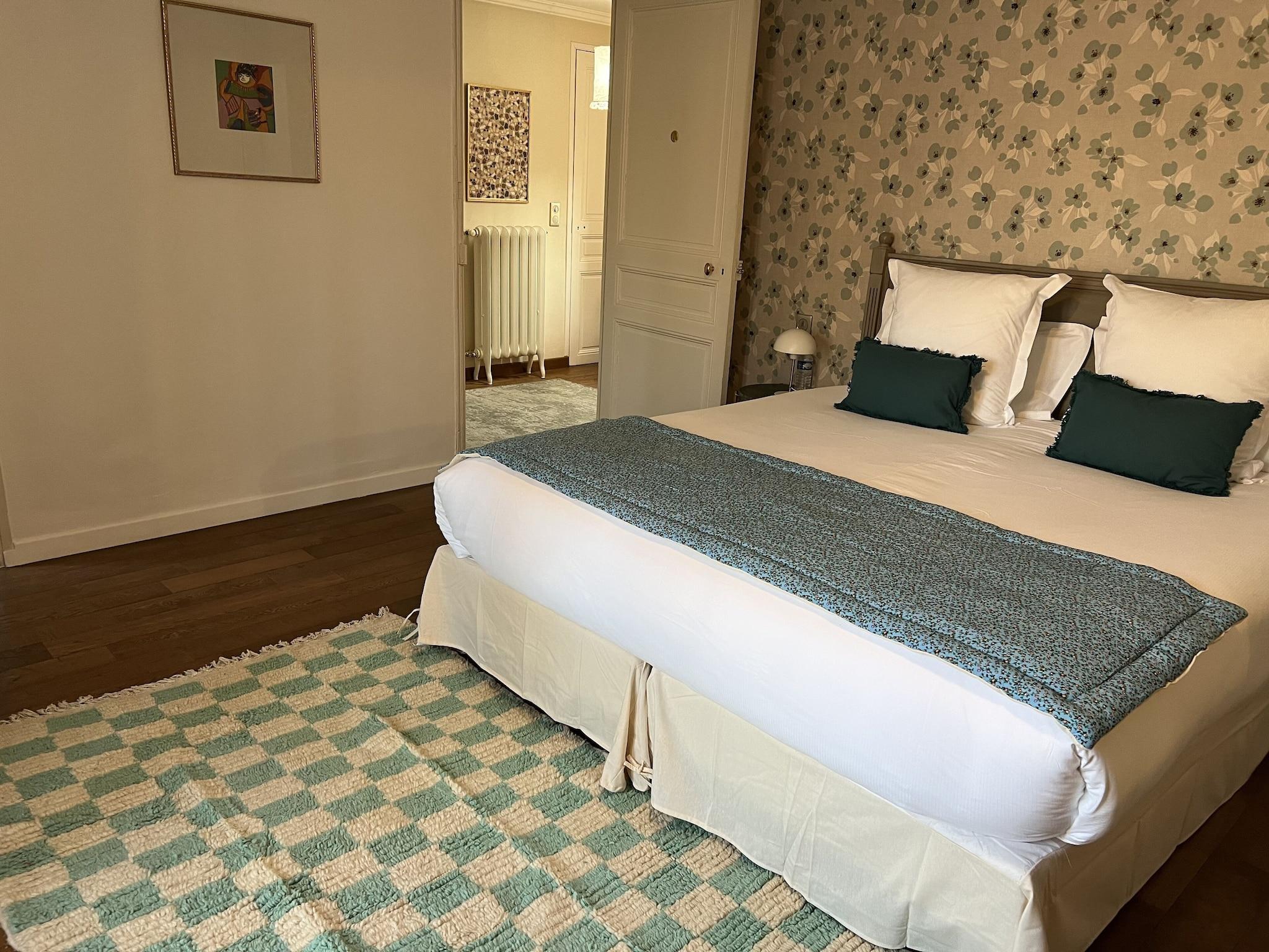 Double King Size Bed