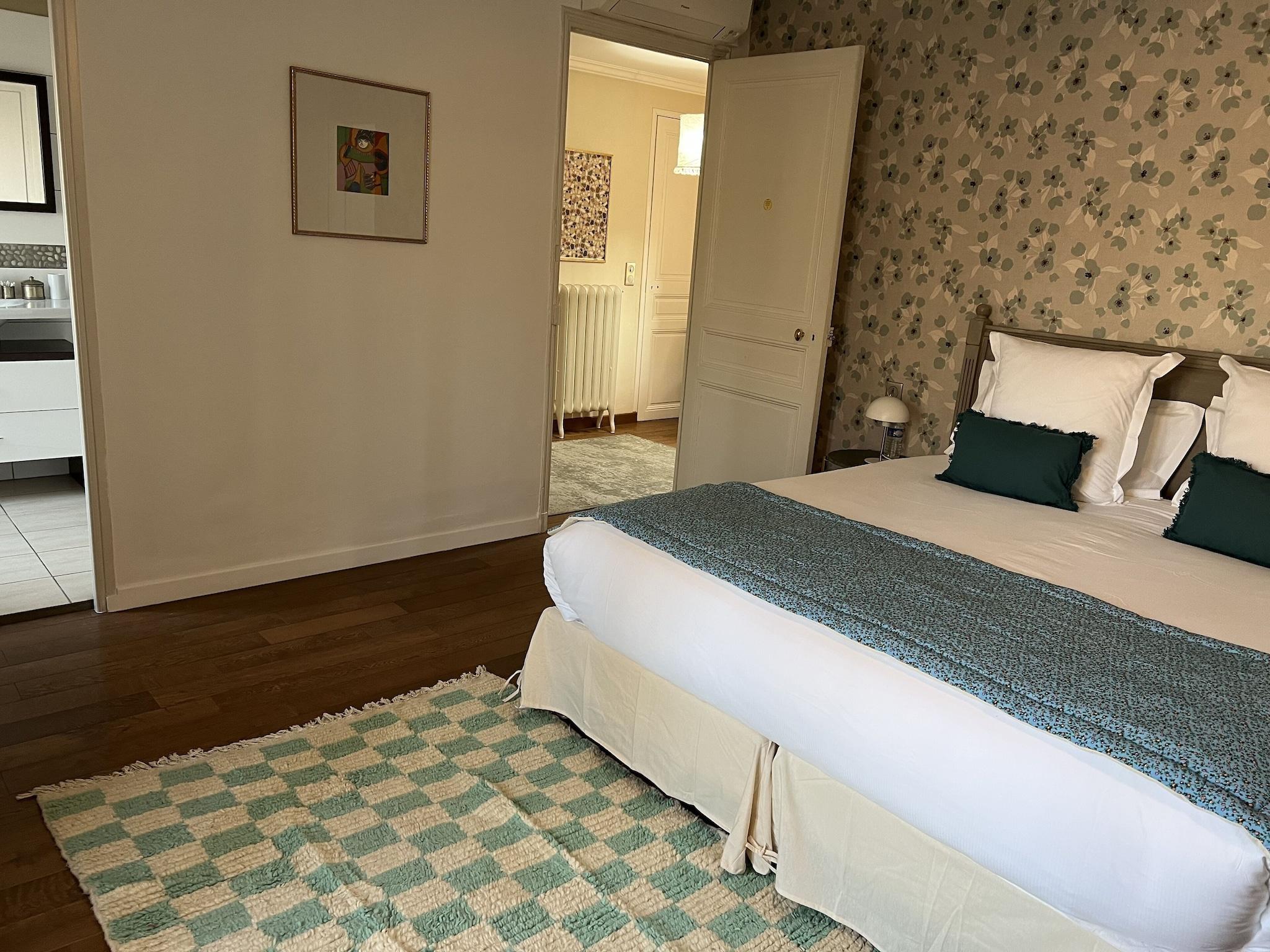 Double King Size Bed