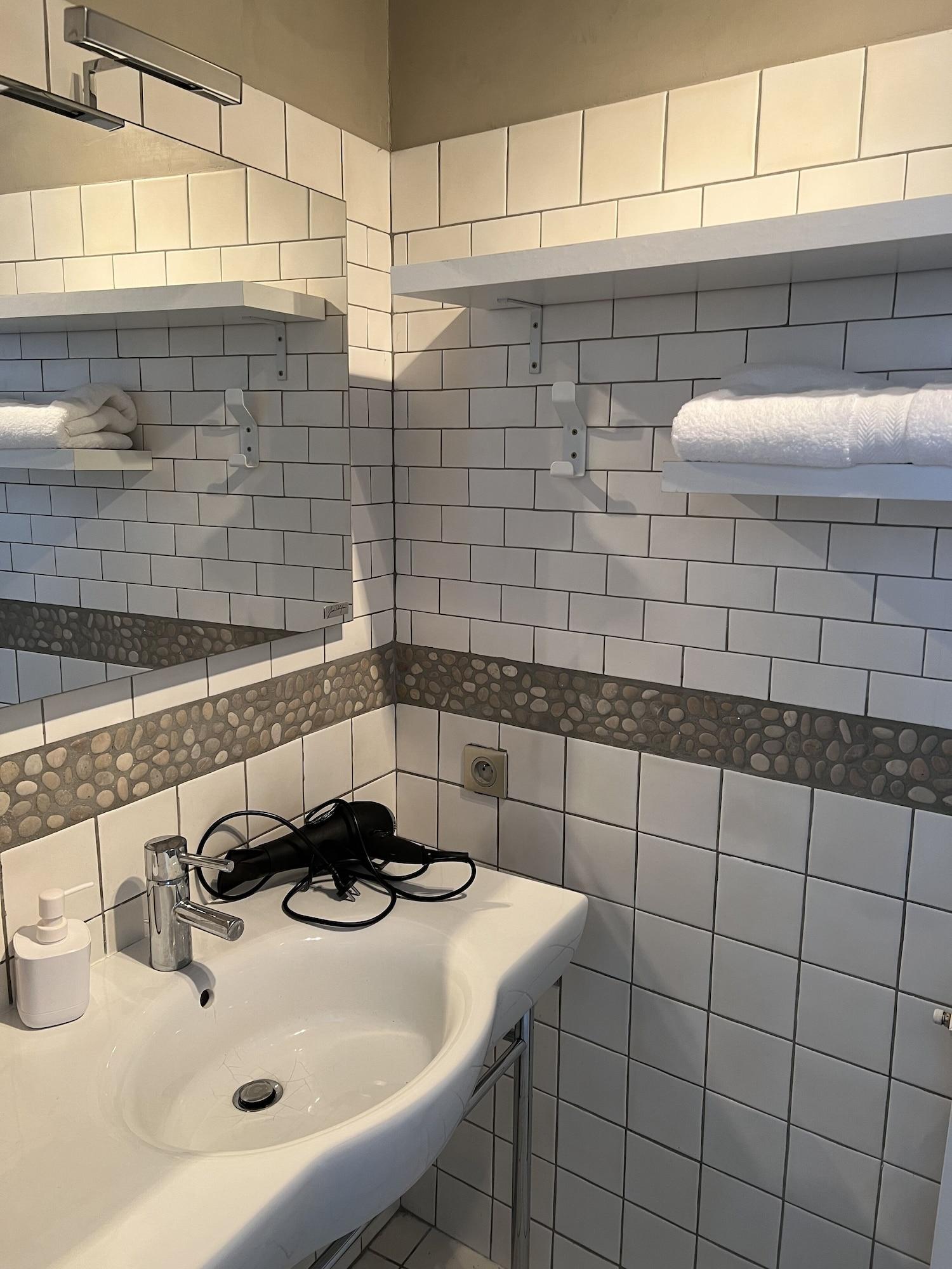 Double Queen Size Bed