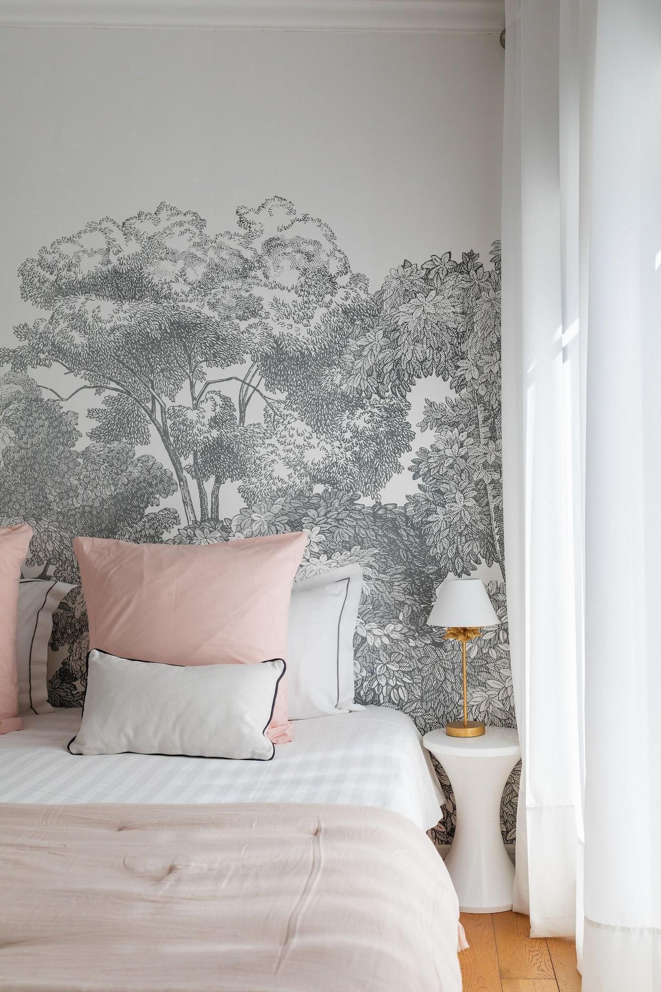 Double Queen Size Bed