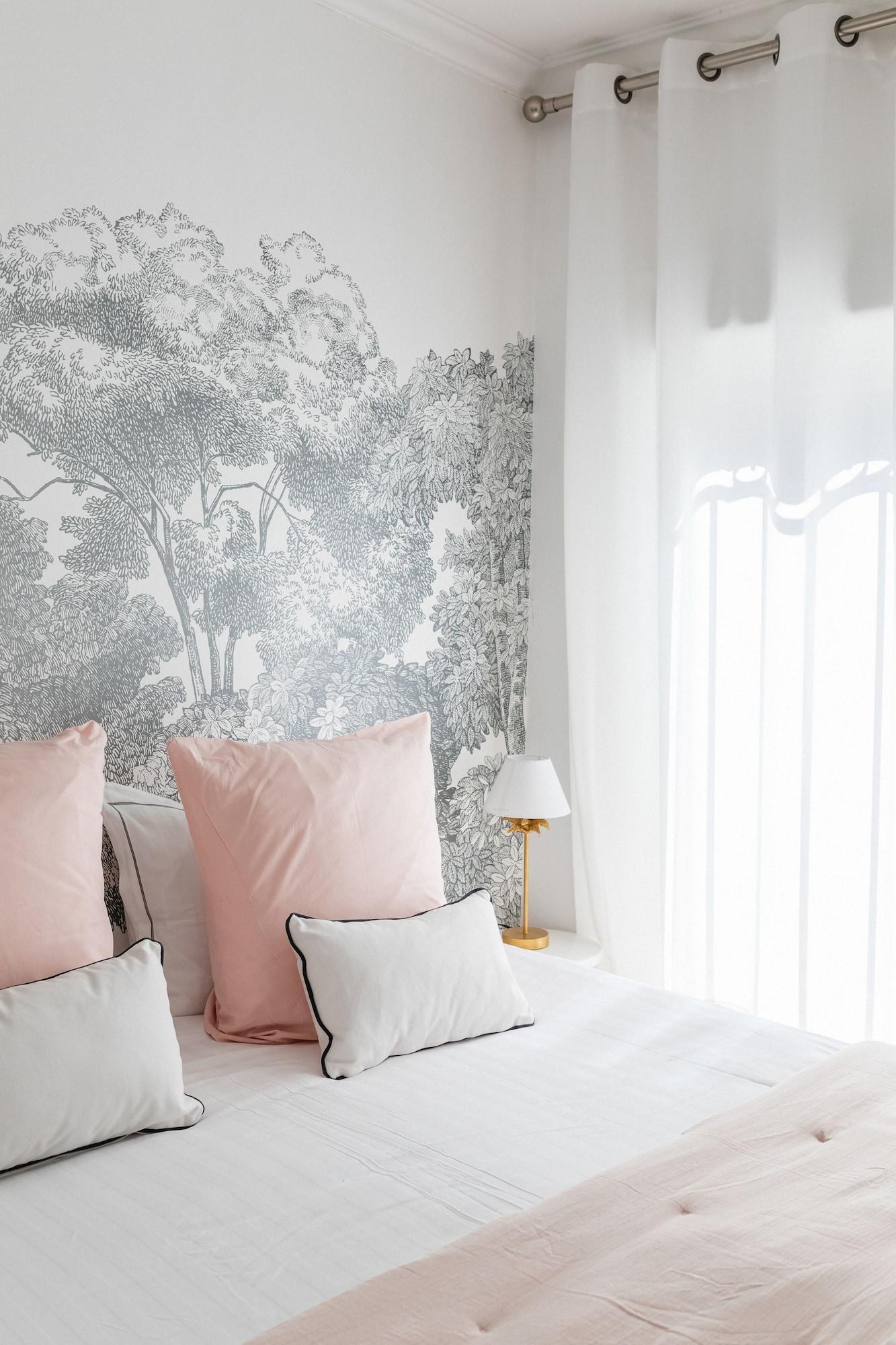 Double Queen Size Bed