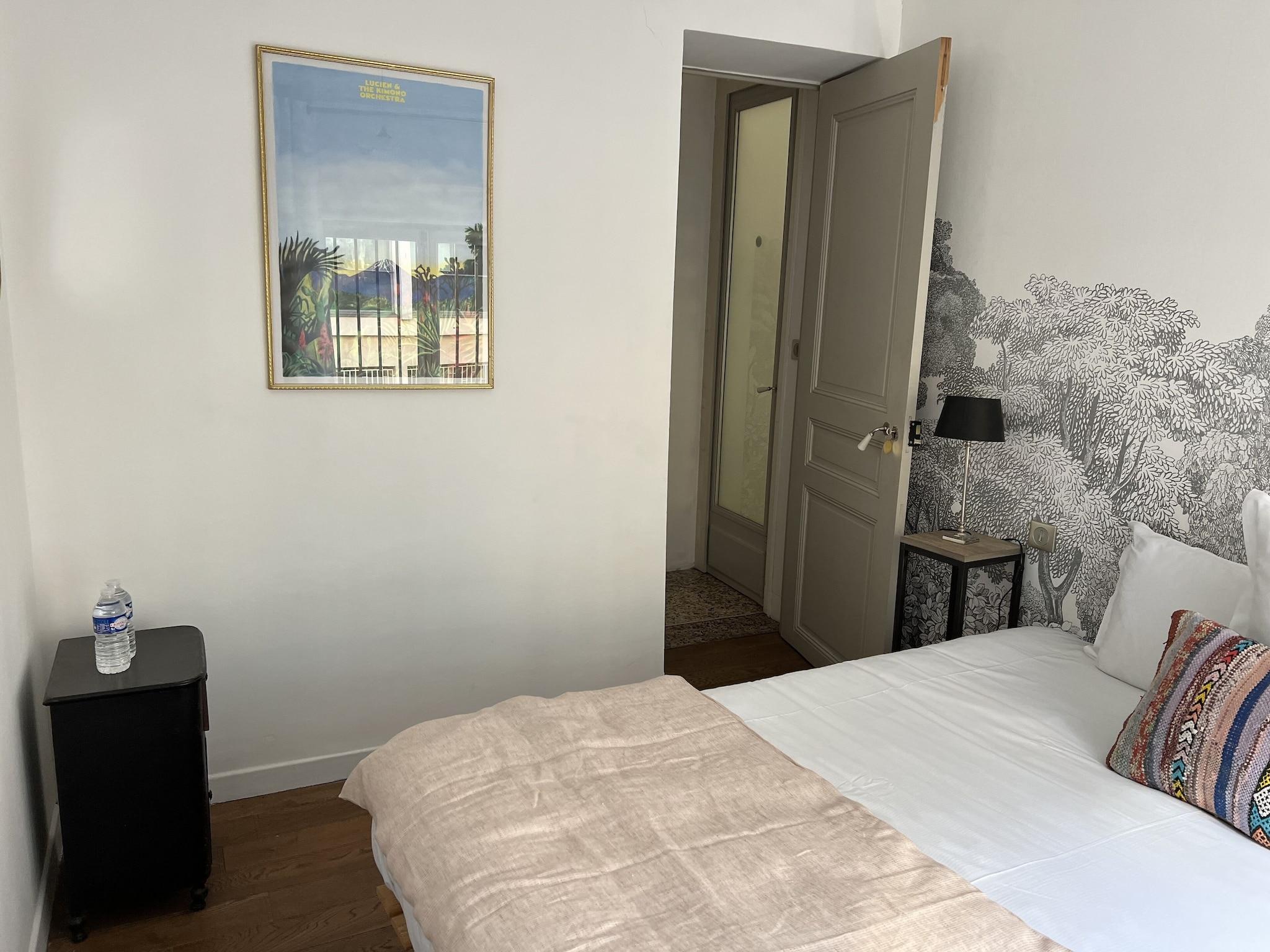 Double Queen Size Bed